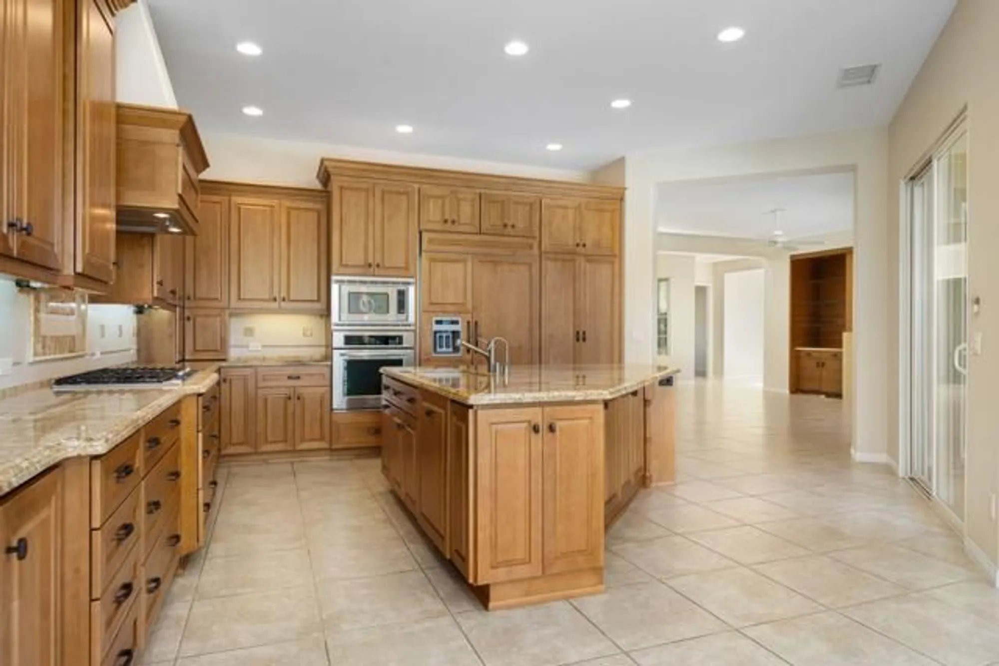 Property Slideshow image 22 of 48 | 81943 prism dr, La Quinta, CA, 92253