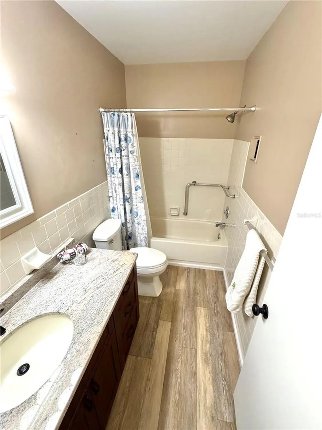 Property Slideshow image 19 of 37 | 2262 swedish dr 6, Clearwater, FL, 33763