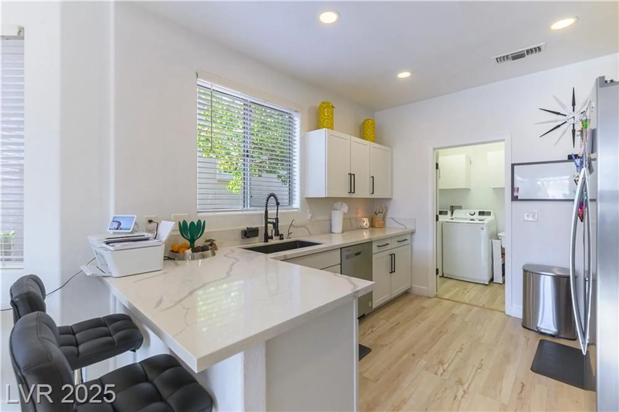 Property Slideshow image 8 of 27 | 2011 sun cliffs st, Las Vegas, NV, 89134