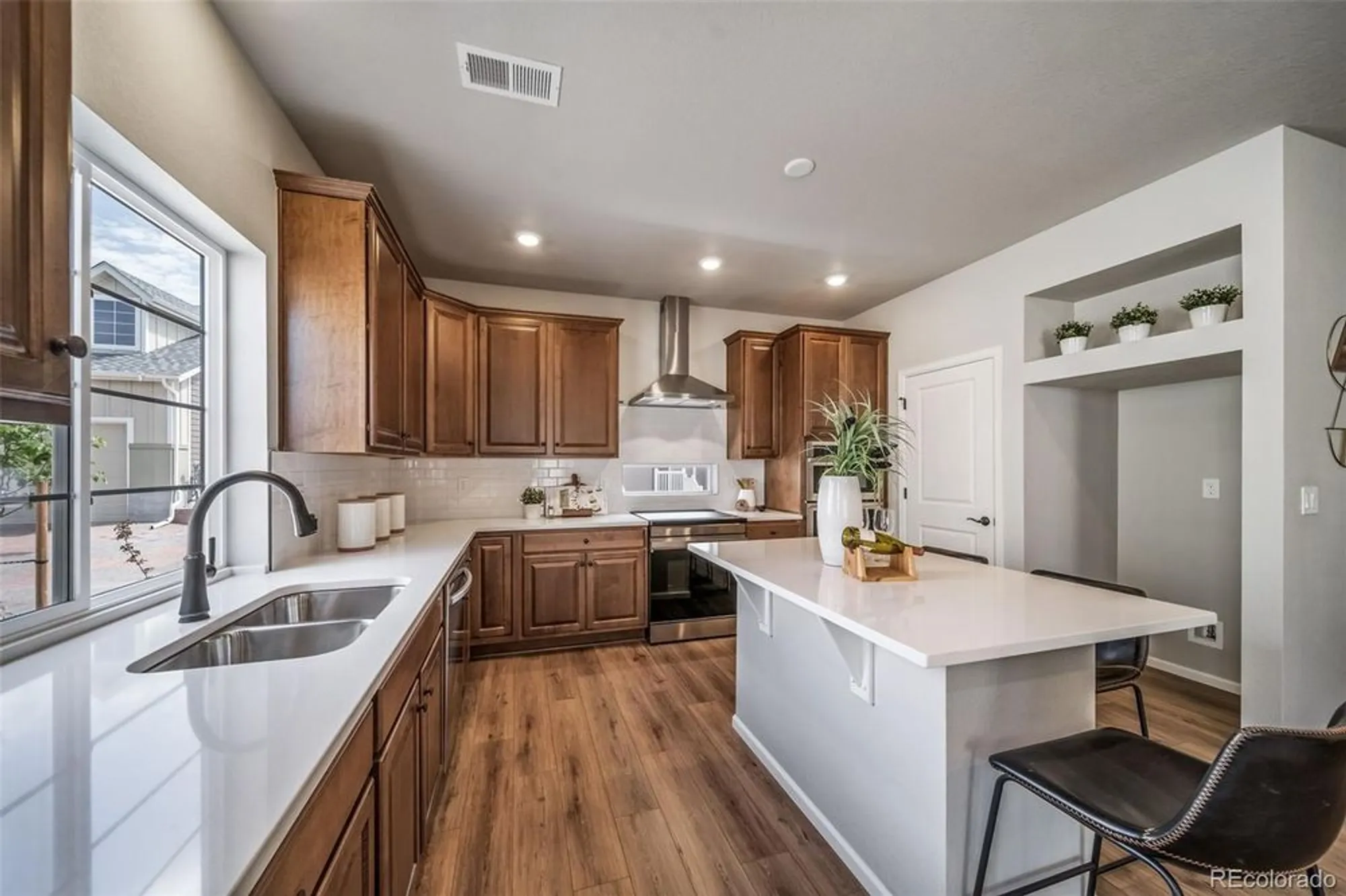 Property Slideshow image 3 of 29 | 21845 e 51st dr, Aurora, CO, 80019