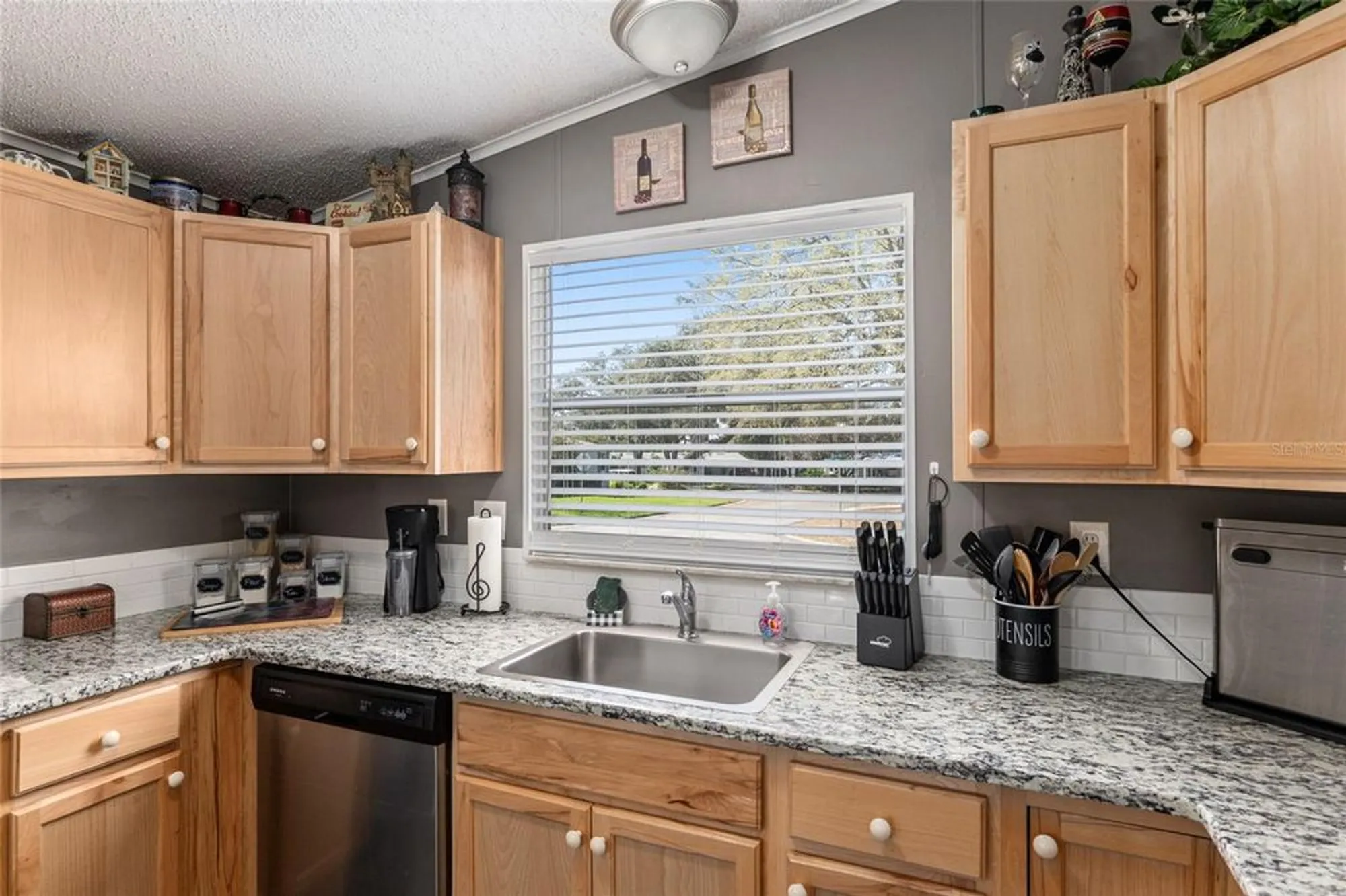 Property Slideshow image 7 of 39 | 1727 hilton head blvd, Lady Lake, FL, 32159