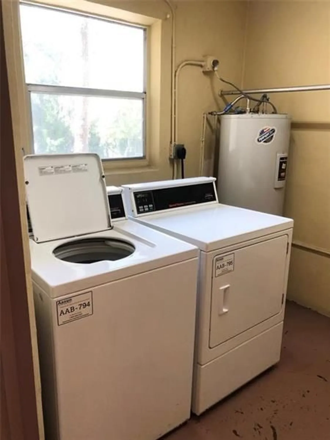 Property Slideshow image 13 of 19 | 6161 nw 57th ct apt 207, Tamarac, FL, 33319