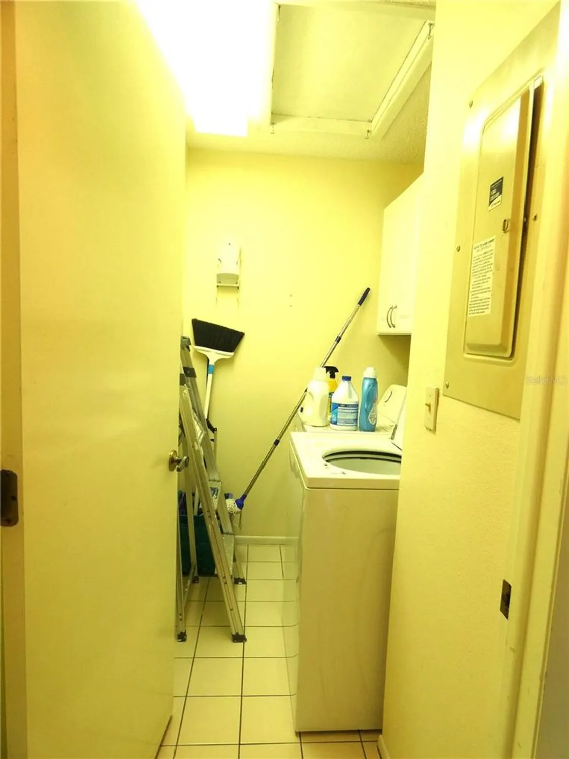 Property Slideshow image 20 of 33 | 11231 dollar lake dr apt 6, Port Richey, FL, 34668