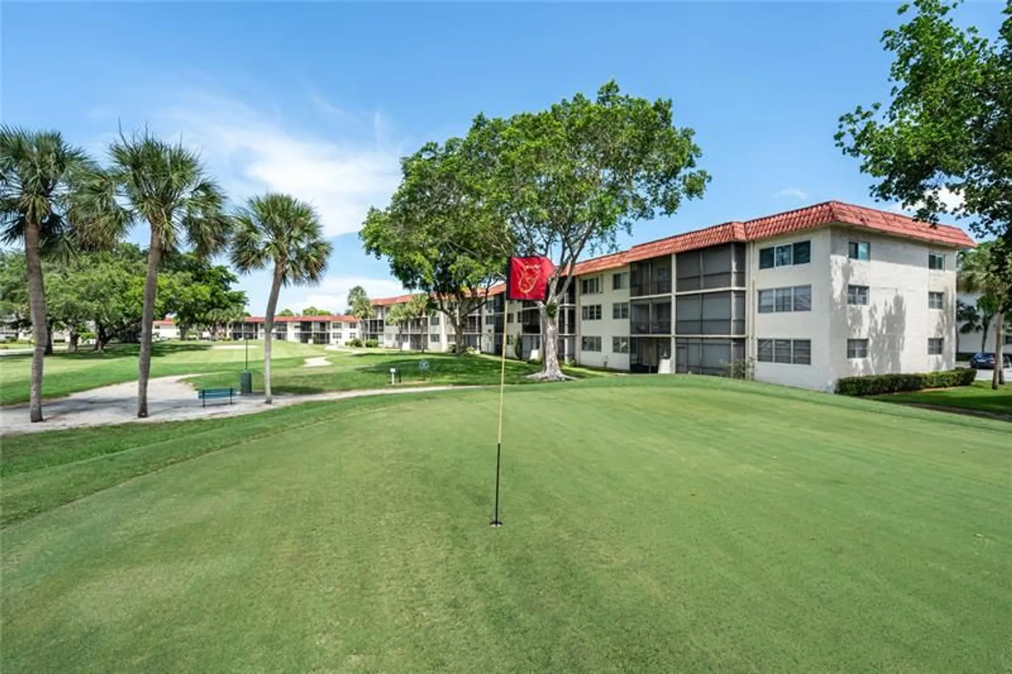 Property Slideshow image 14 of 53 | 671 s hollybrook dr 306, Pembroke Pines, FL, 33025