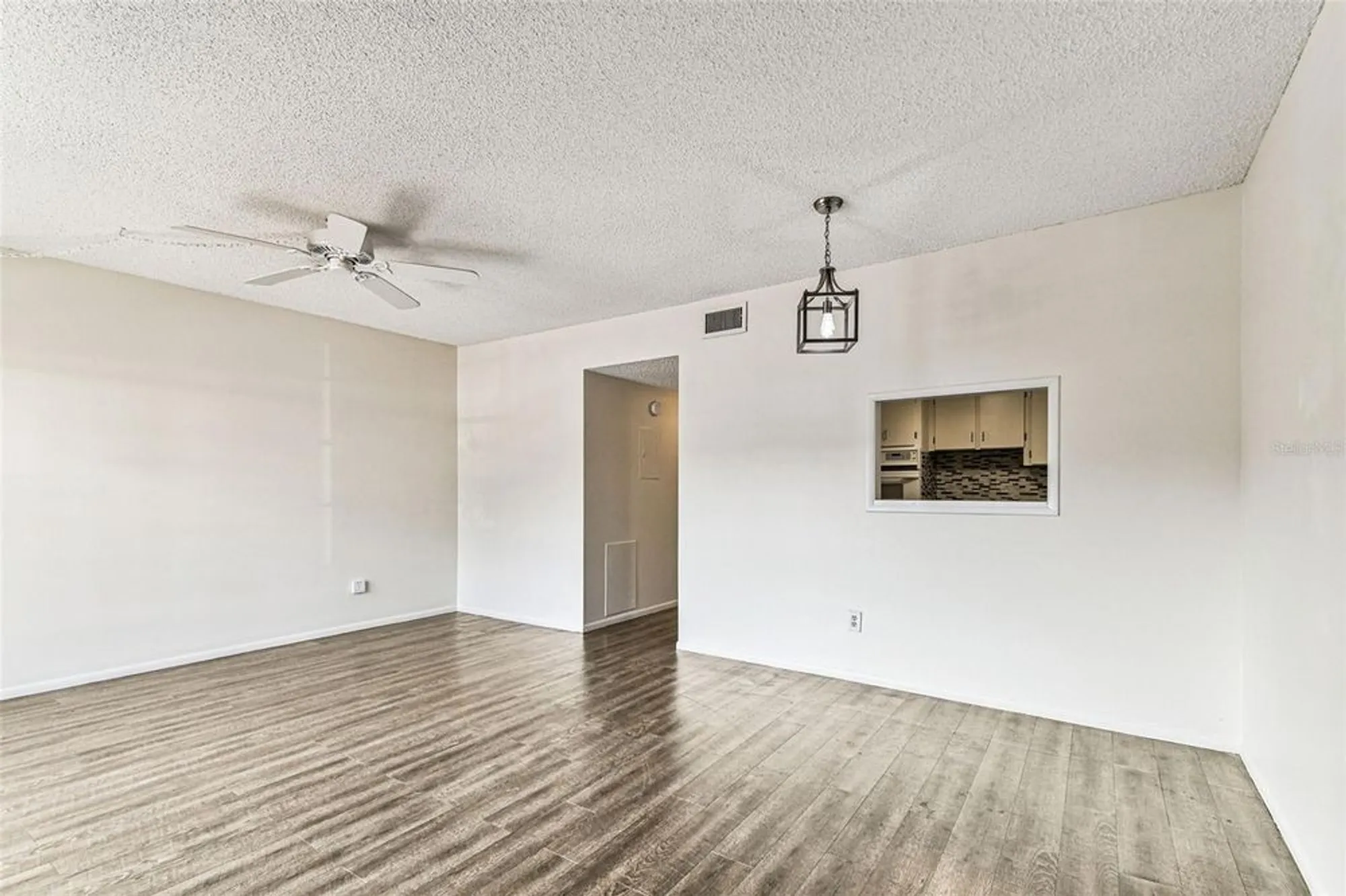Property Slideshow image 8 of 73 | 2466 ecuadorian way apt 6, Clearwater, FL, 33763
