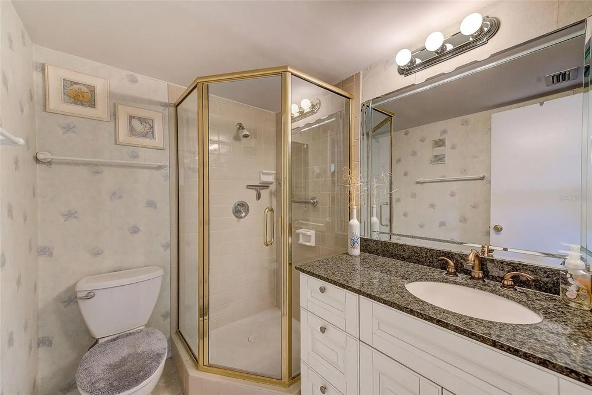 Property Slideshow image 18 of 35 | 14130 rosemary ln 4115, Largo, FL, 33774