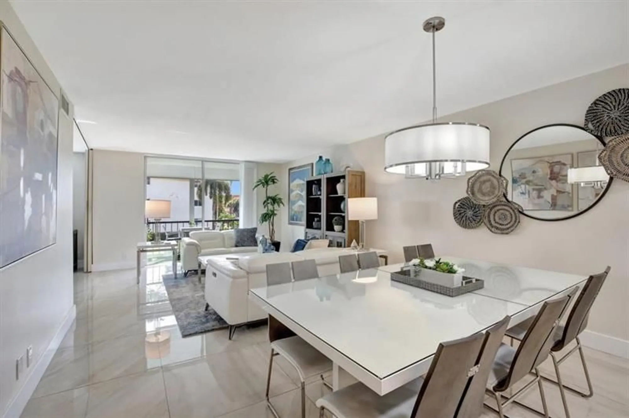 Property Slideshow image 16 of 34 | 9720 s hollybrook lake dr 204, Pembroke Pines, FL, 33025