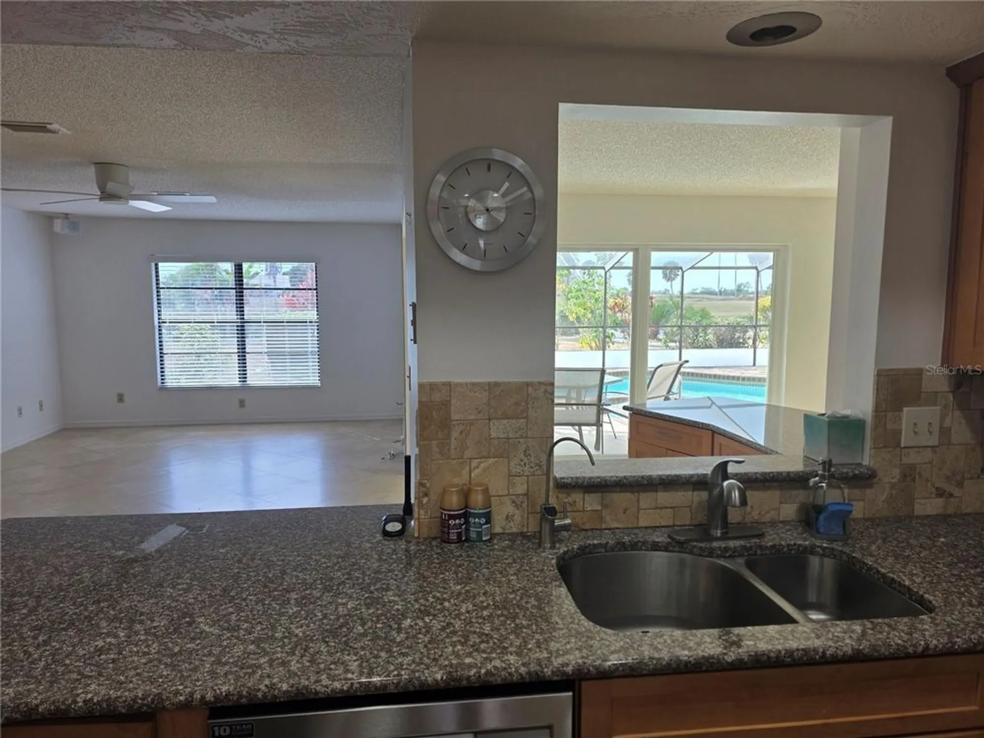 Property Slideshow image 22 of 37 | 1924 new bedford dr, Sun City Center, FL, 33573