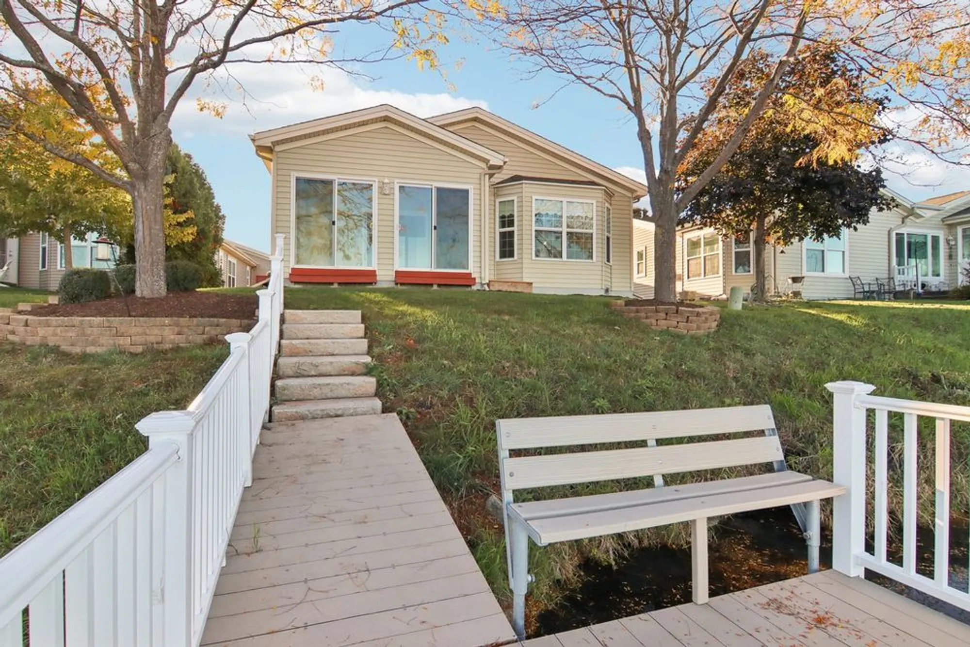 Property Slideshow image 27 of 39 | 328 legacy ct, Grayslake, IL, 60030