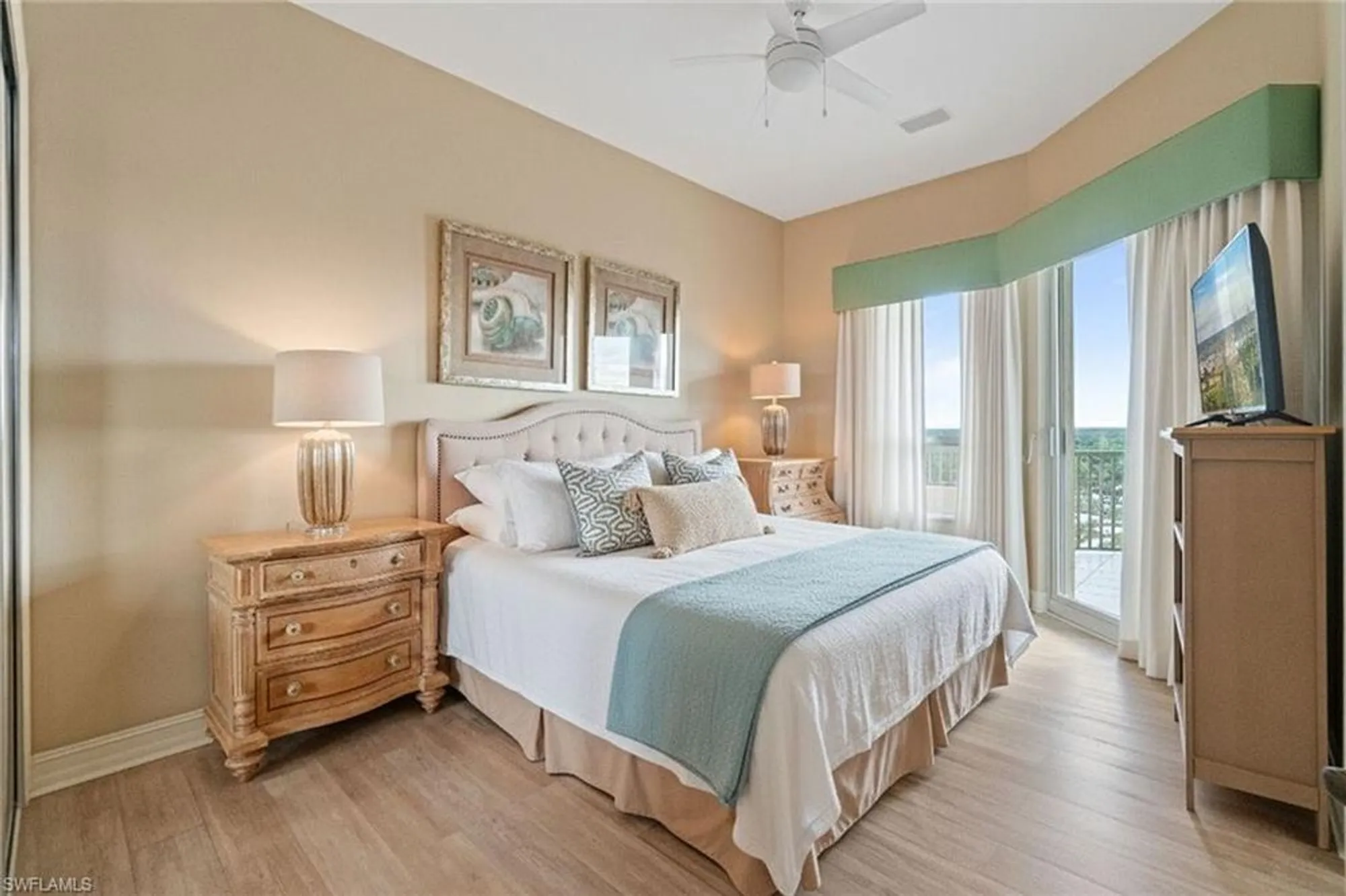 Property Slideshow image 14 of 29 | 4811 island pond ct 1202, Bonita Springs, FL, 34134