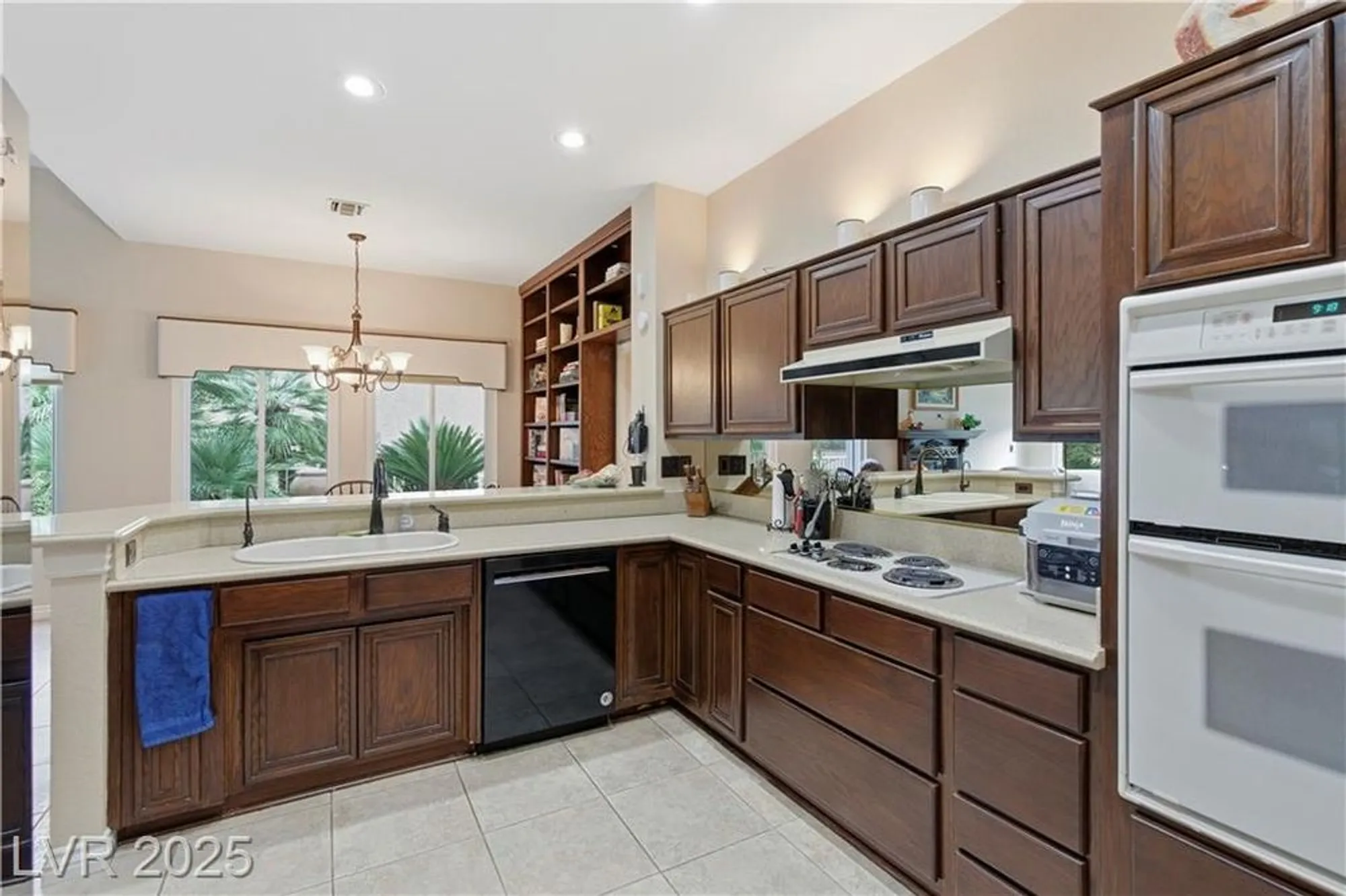 Property Slideshow image 23 of 60 | 8909 meadowood dr, Las Vegas, NV, 89134