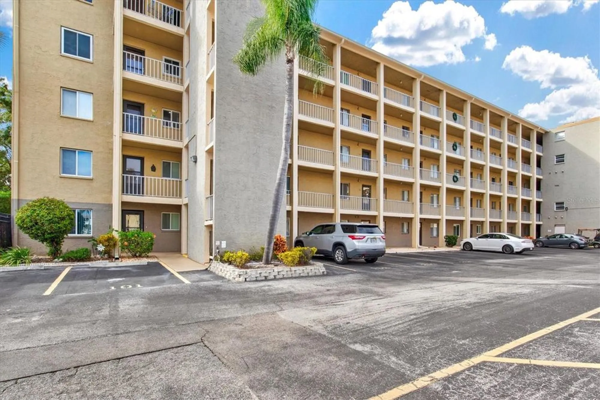 Property Slideshow image 33 of 42 | 3564 lake bayshore dr # 203, Bradenton, FL, 34205