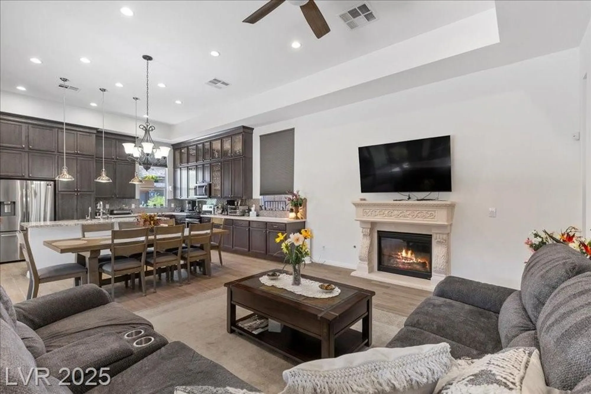 Property Slideshow image 12 of 77 | 6722 desert crimson st, Las Vegas, NV, 89148