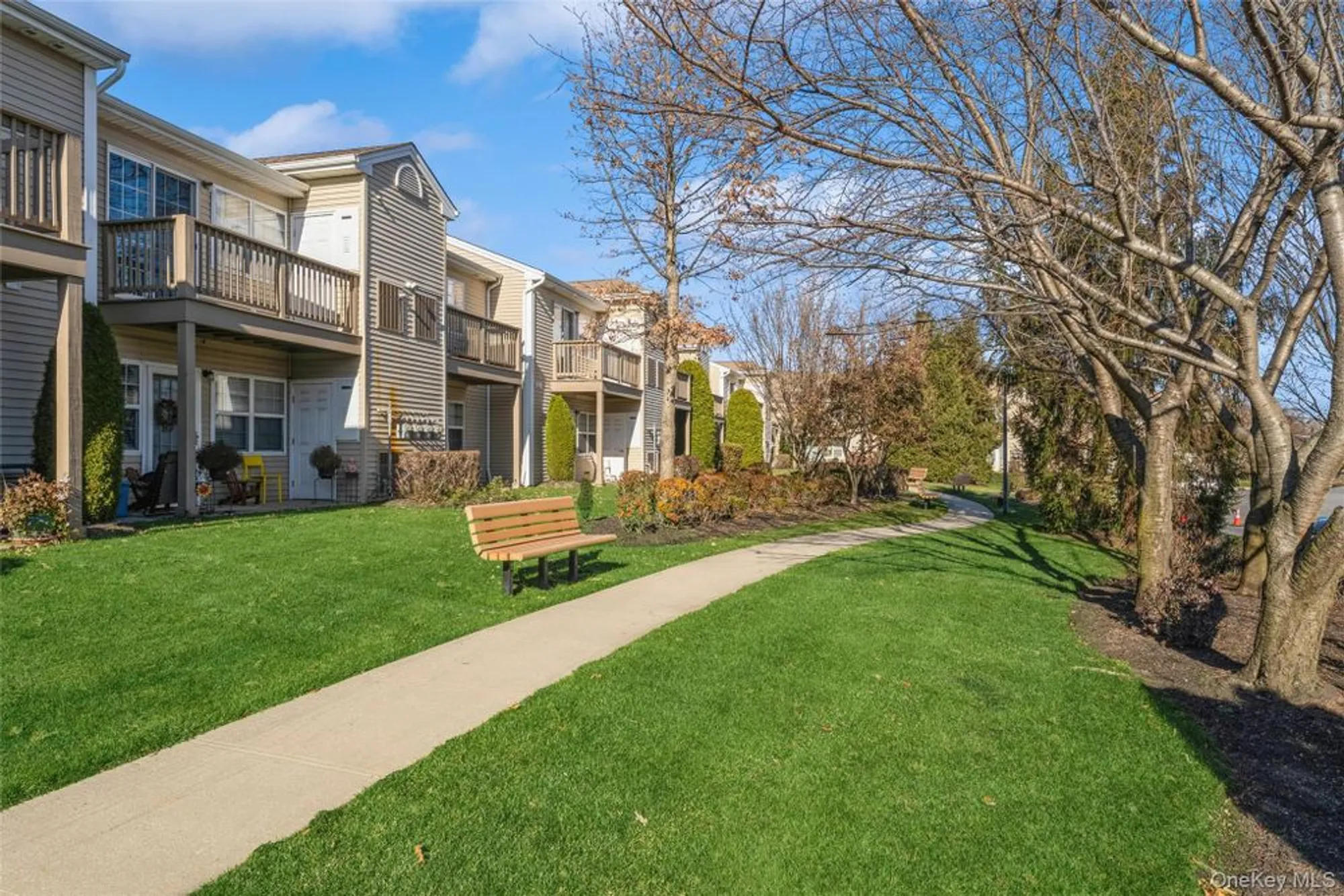 Property Slideshow image 9 of 31 | 1207 willow ln, Valley Stream, NY, 11580