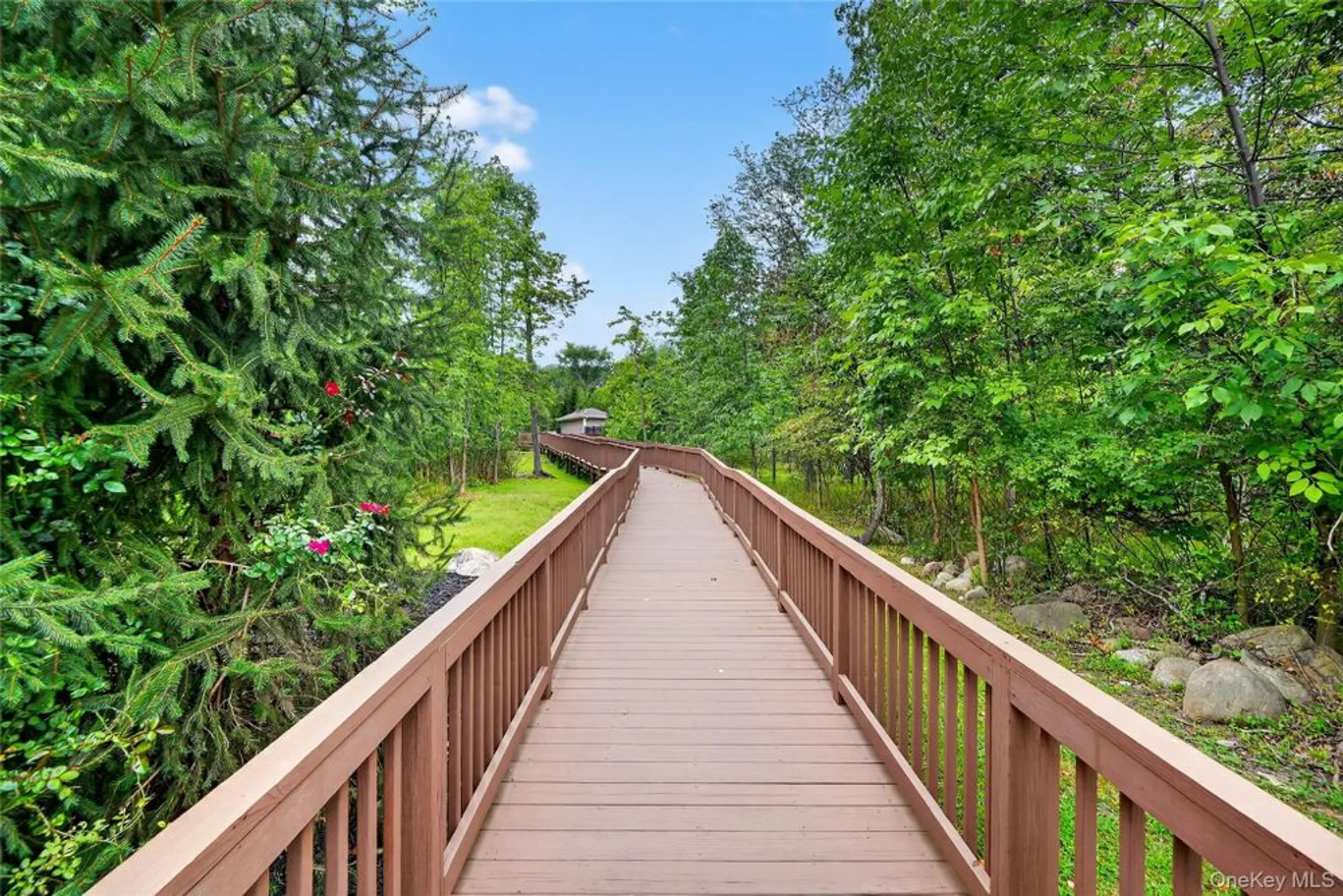 Property Slideshow image 33 of 48 | 41 michael roberts ct, Pearl River, NY, 10965