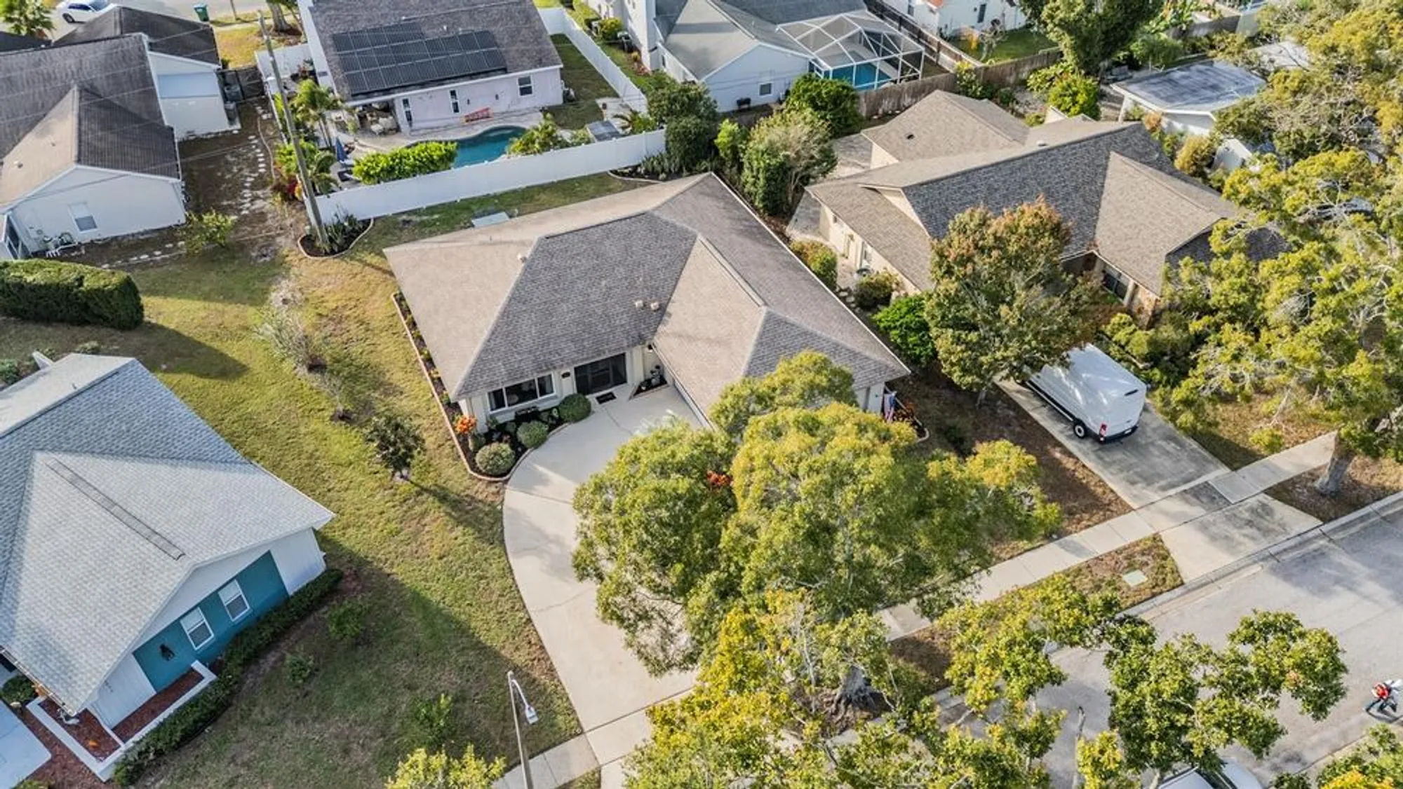 Property Slideshow image 4 of 38 | 2932 macalpin dr, Palm Harbor, FL, 34684