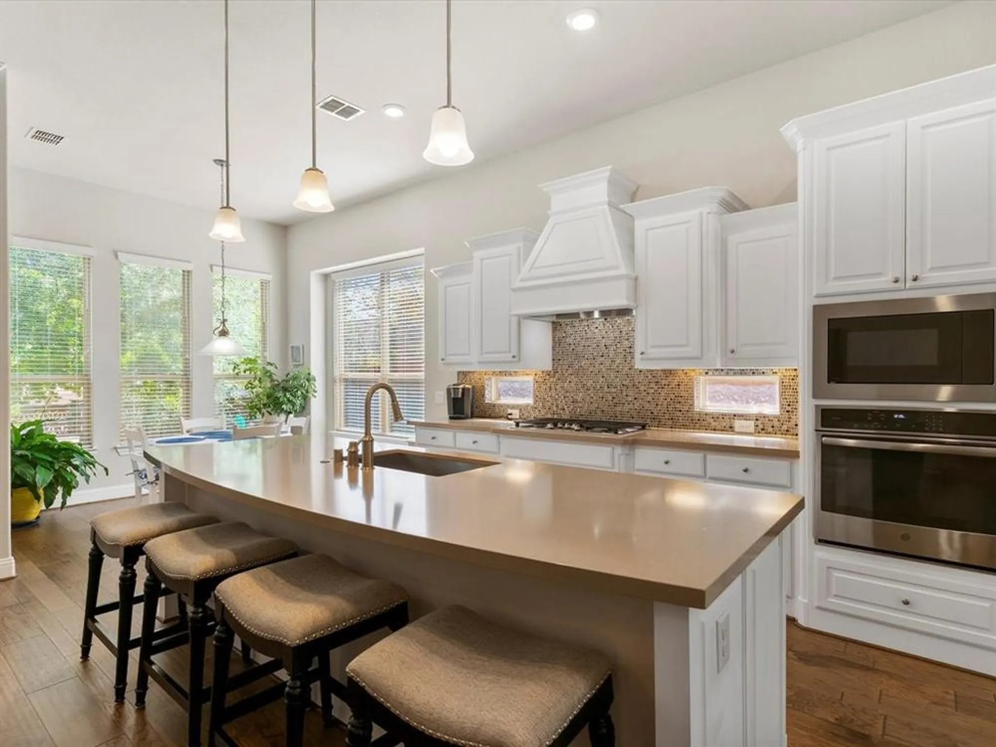 Property Slideshow image 7 of 40 | 6036 andrews way, Flower Mound, TX, 75028