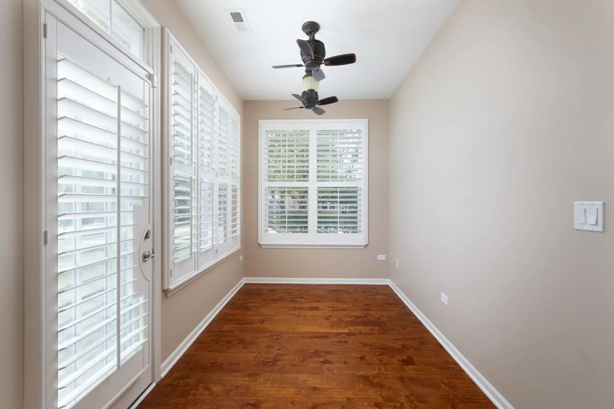 Property Slideshow image 14 of 29 | 2629 camberley cir, Naperville, IL, 60564