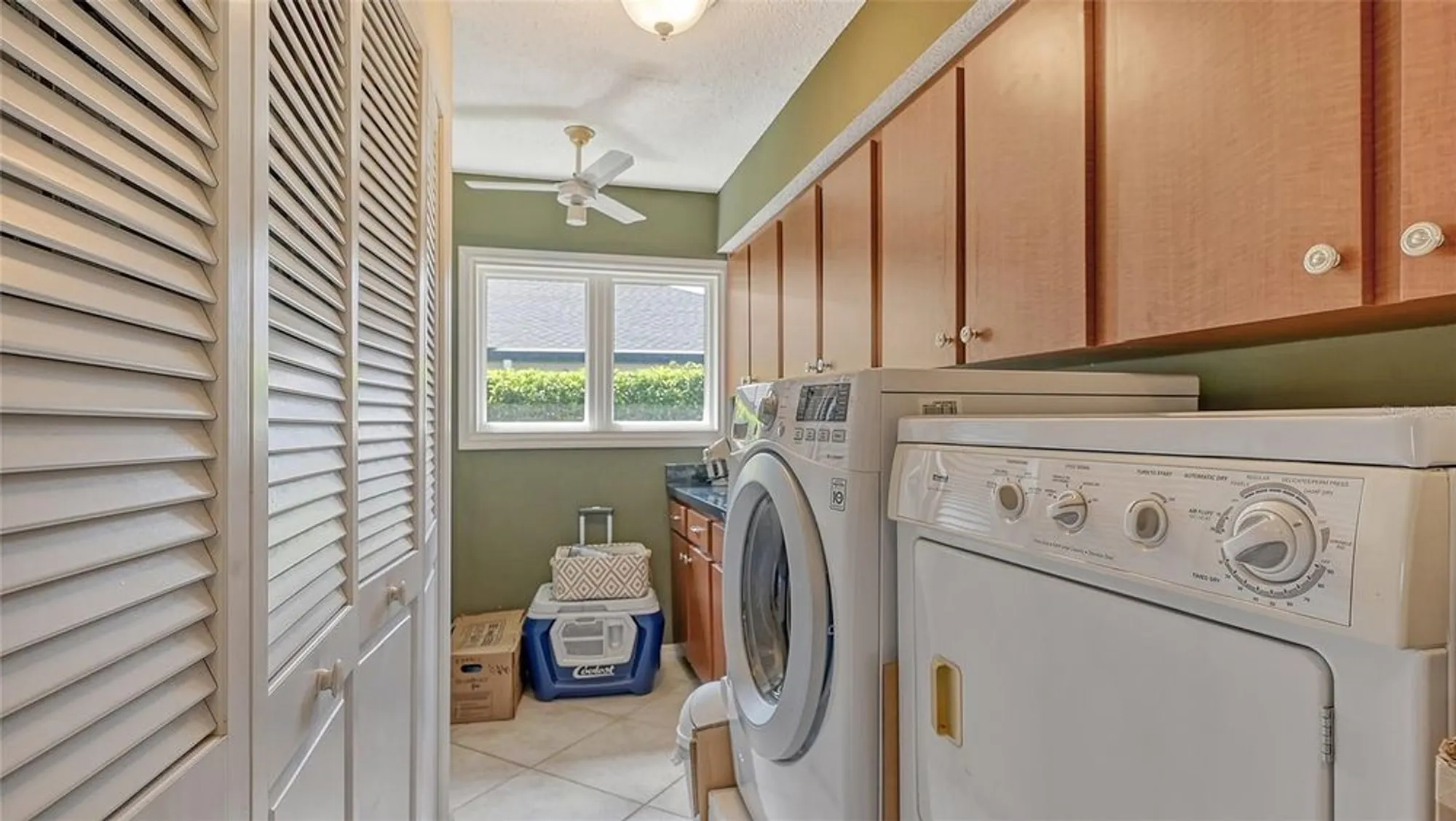 Property Slideshow image 39 of 87 | 5692 country lakes dr, Sarasota, FL, 34243