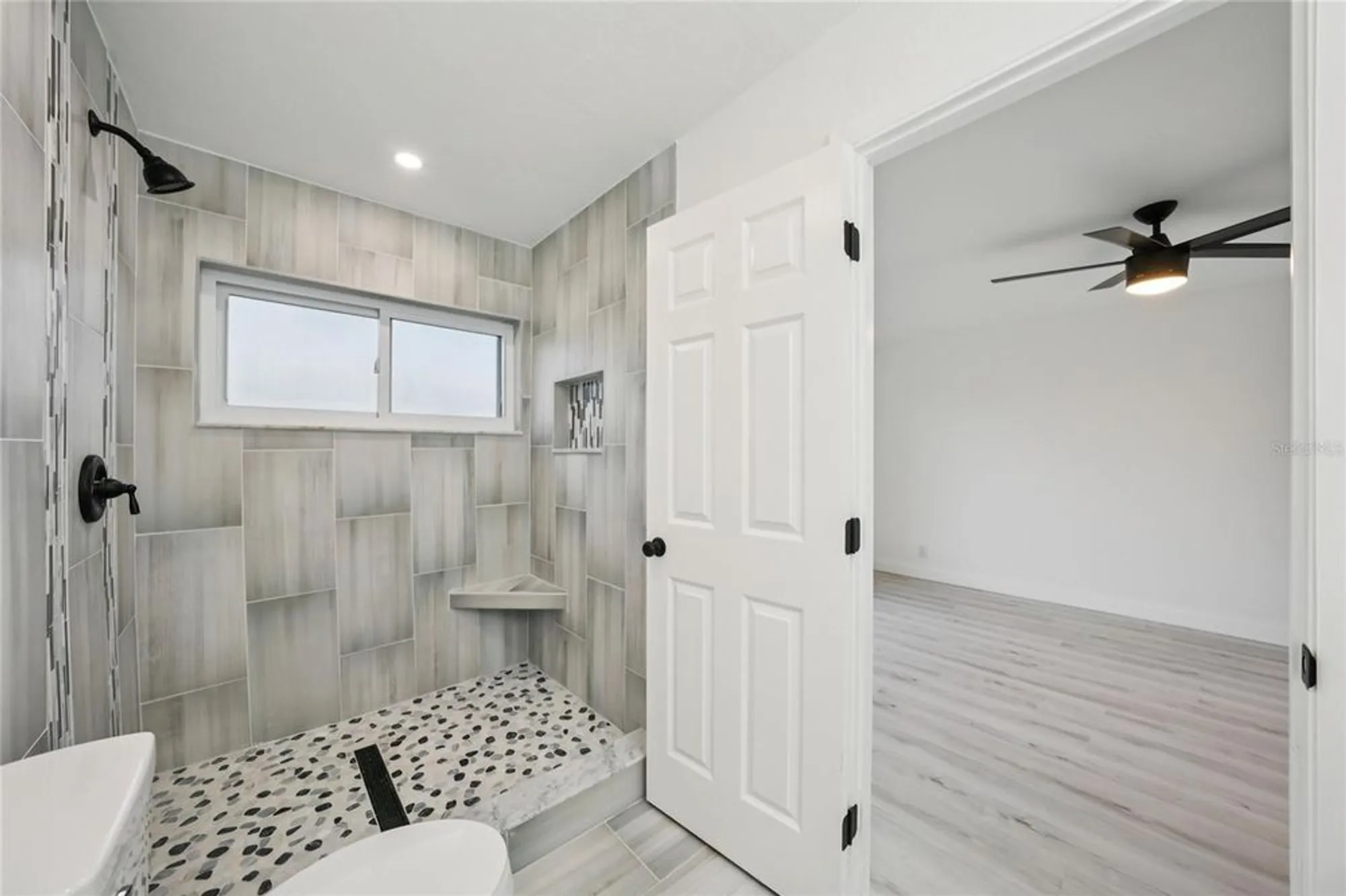 Property Slideshow image 18 of 58 | 9218 39th ln, Pinellas Park, FL, 33782