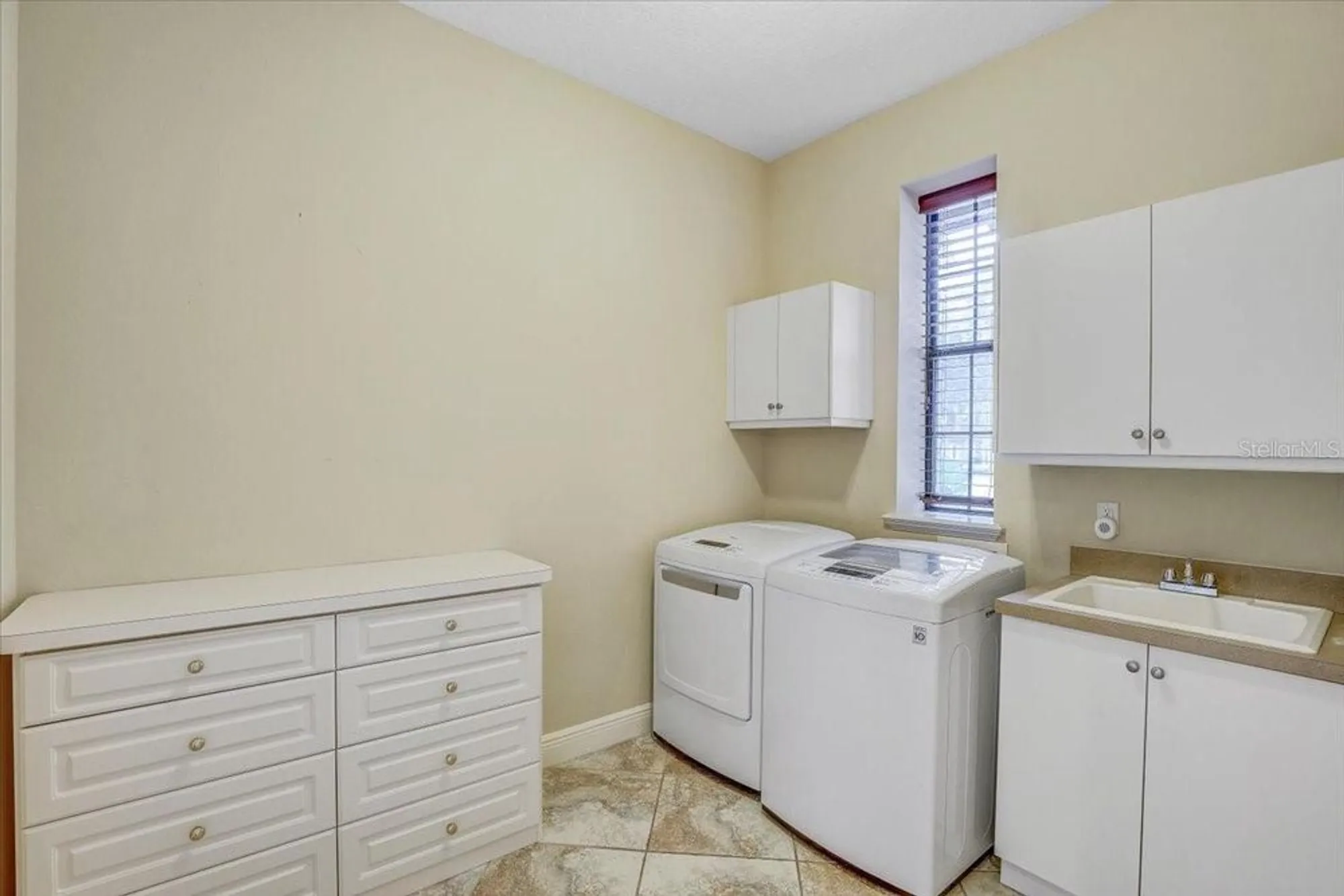 Property Slideshow image 36 of 61 | 5408 tybee island dr, Apollo Beach, FL, 33572