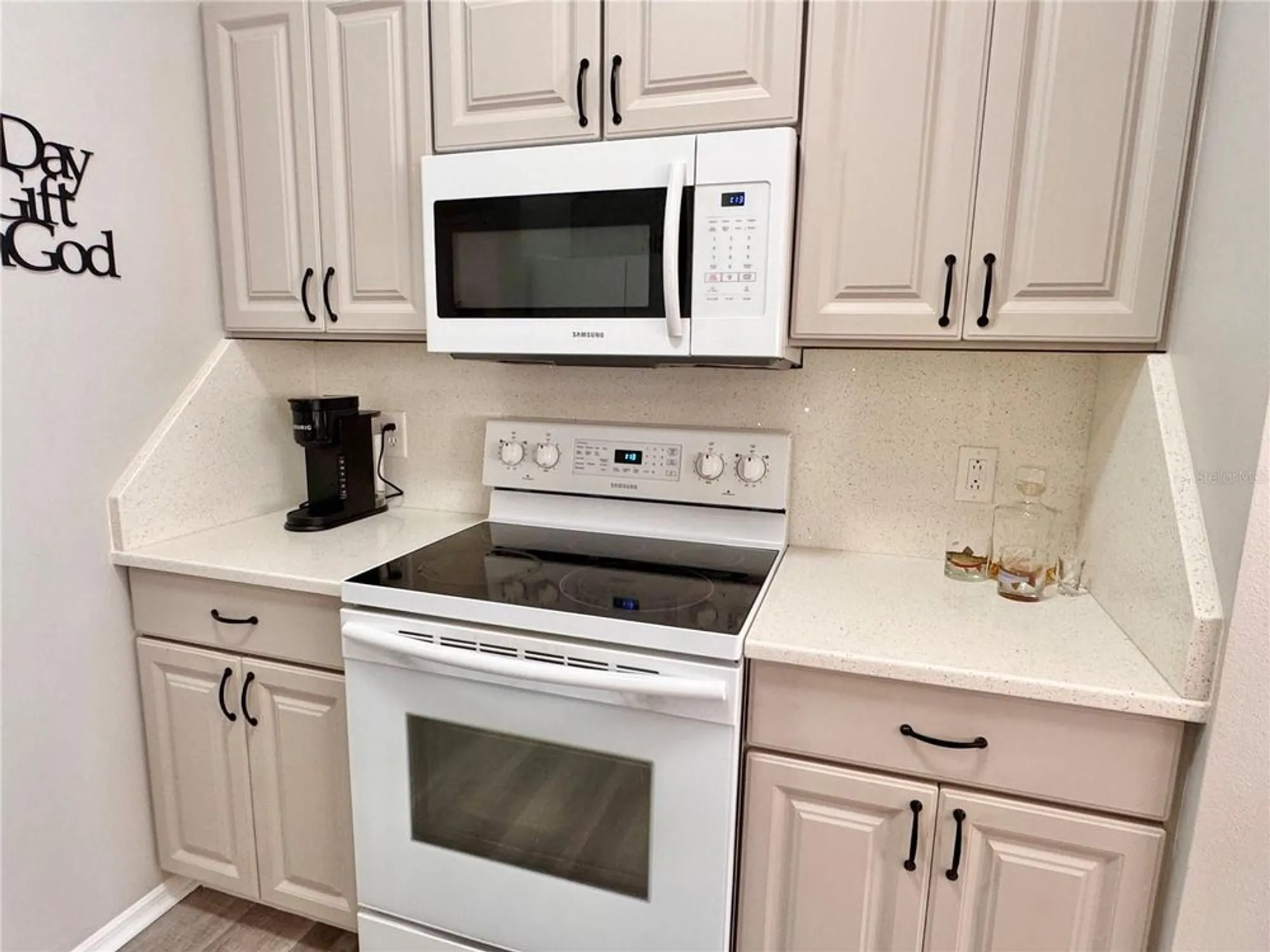 Property Slideshow image 12 of 28 | 2507 everwood ct, The Villages, FL, 32162