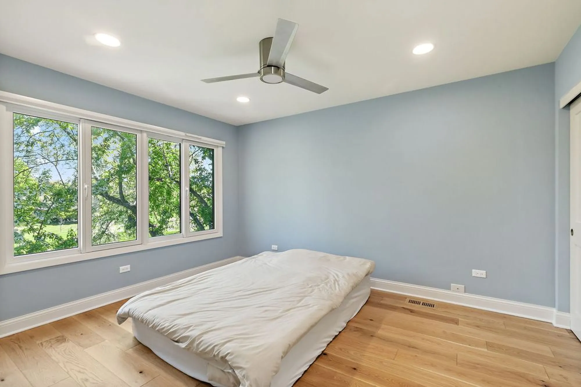 Property Slideshow image 20 of 48 | 535 woodview rd, Lake Barrington, IL, 60010