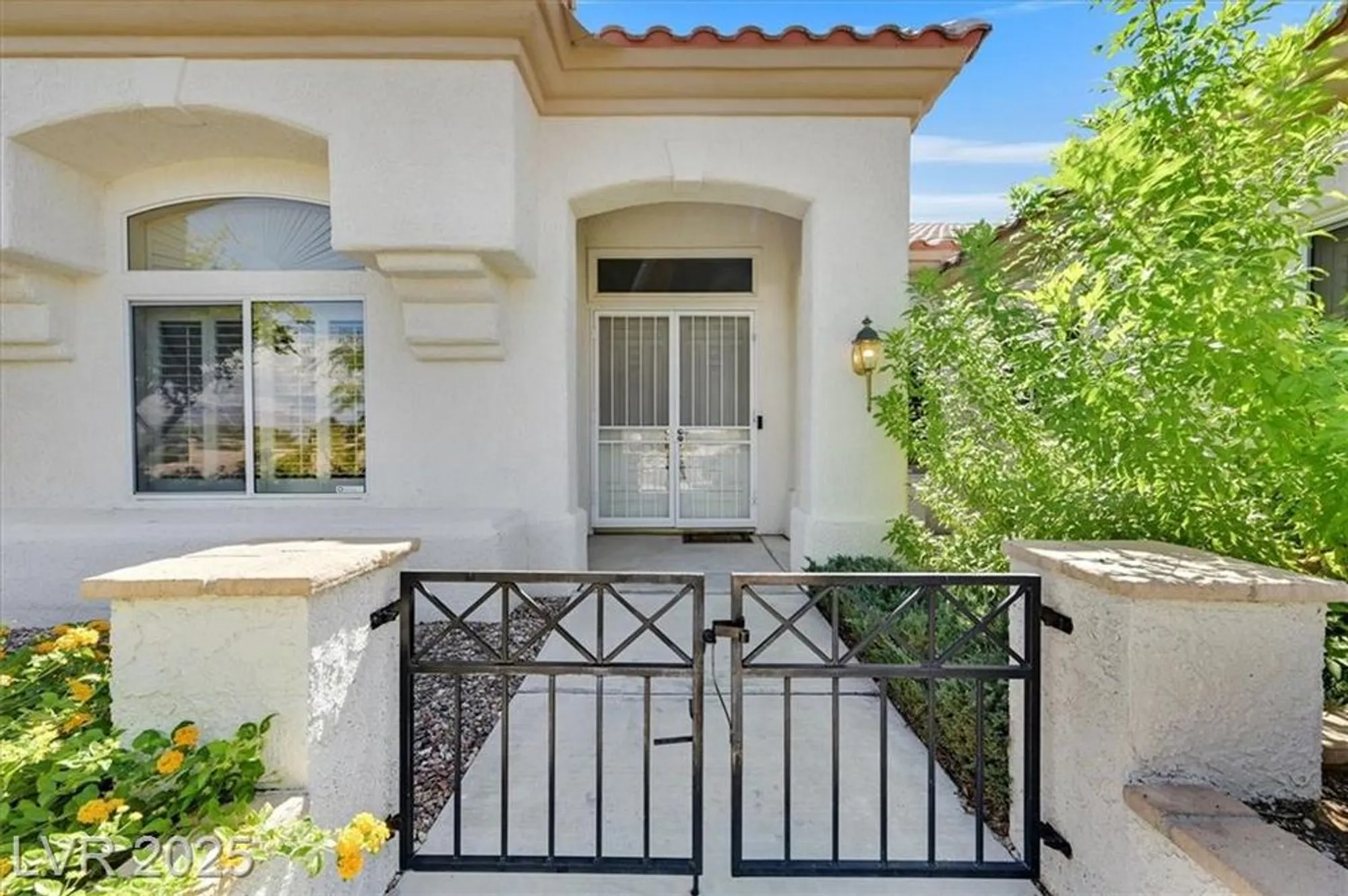 Property Slideshow image 2 of 34 | 10409 shoalhaven dr, Las Vegas, NV, 89134