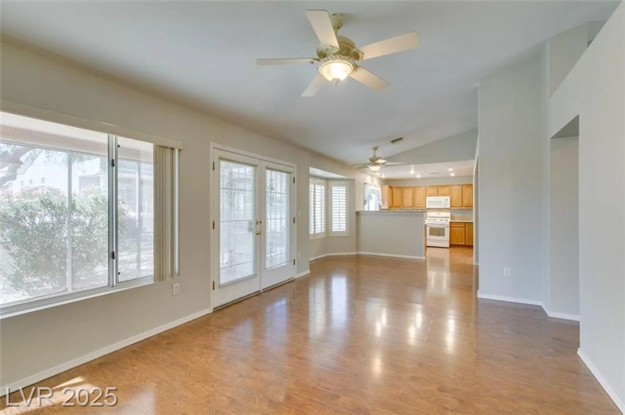 Property Slideshow image 3 of 31 | 10009 netherton dr, Las Vegas, NV, 89134