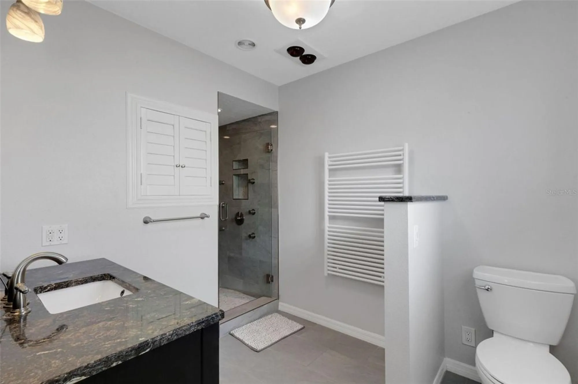 Property Slideshow image 13 of 33 | 5217 canterbury dr, Sarasota, FL, 34243