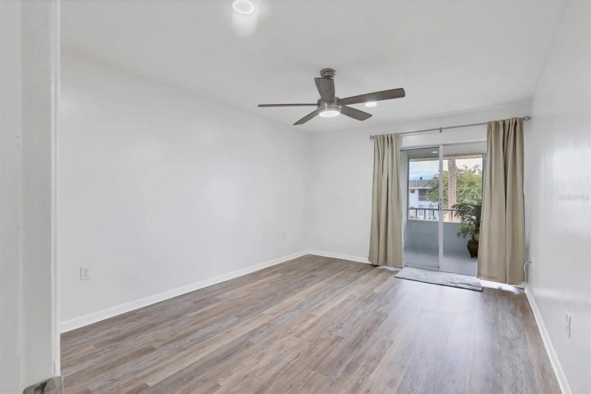 Property Slideshow image 13 of 29 | 102 46th avenue ter w apt 402, Bradenton, FL, 34207
