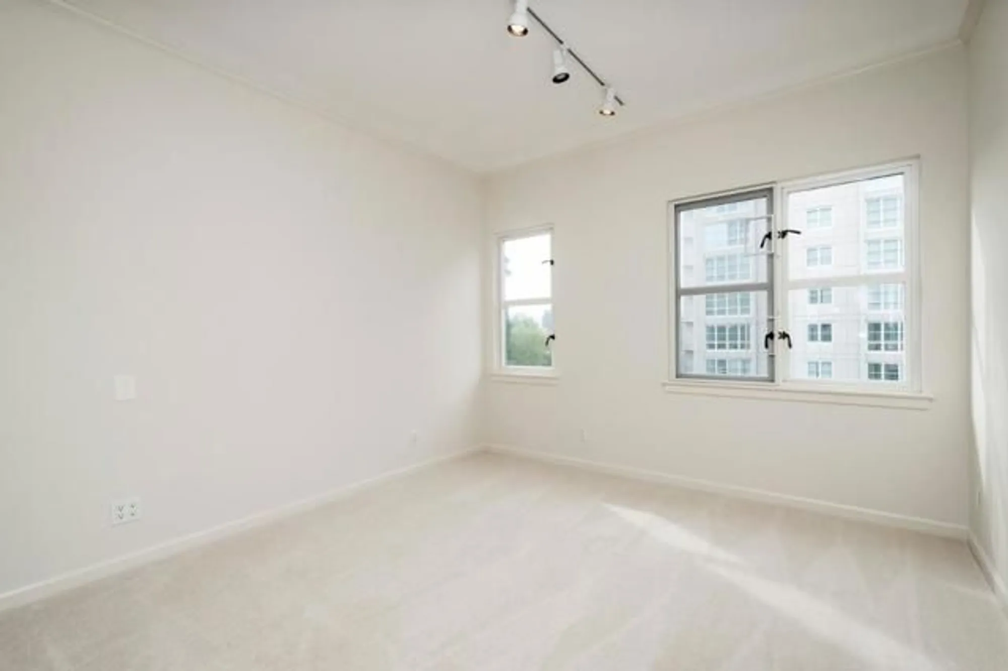 Property Slideshow image 11 of 15 | 1 baldwin ave 517, San Mateo, CA, 94401