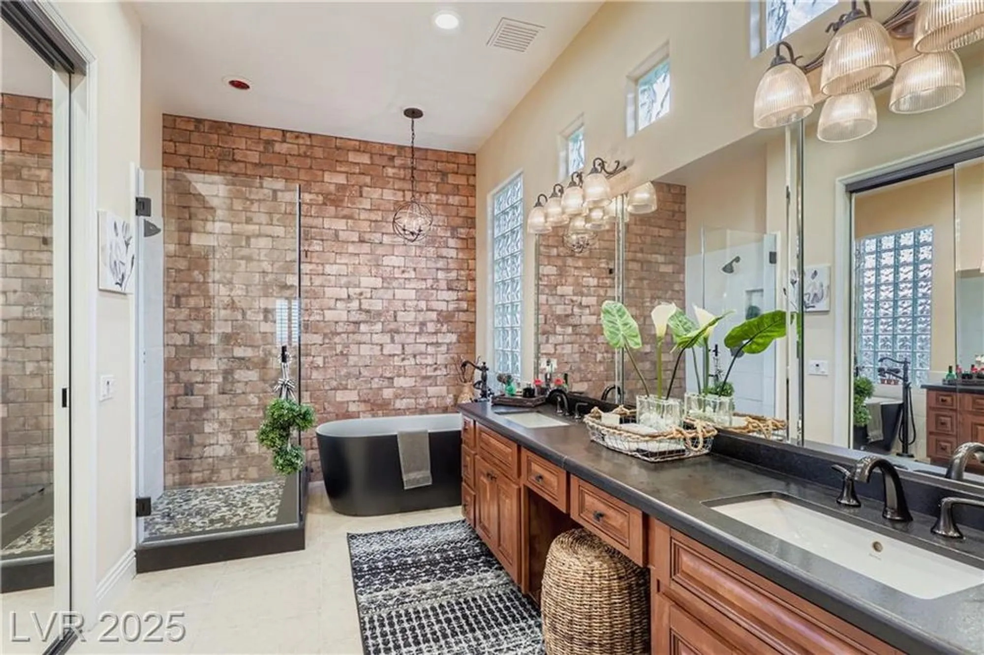 Property Slideshow image 9 of 35 | 2800 darby falls dr, Las Vegas, NV, 89134