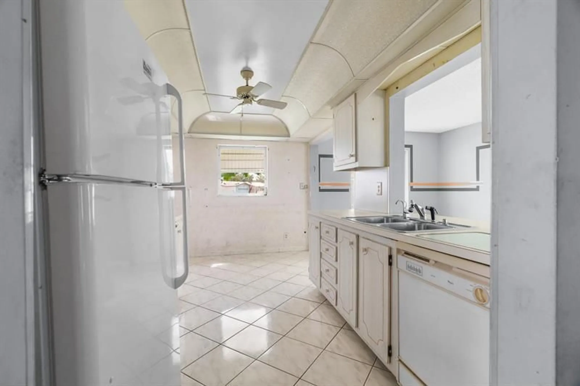 Property Slideshow image 9 of 43 | 8216 nw 12th mnr, Plantation, FL, 33322