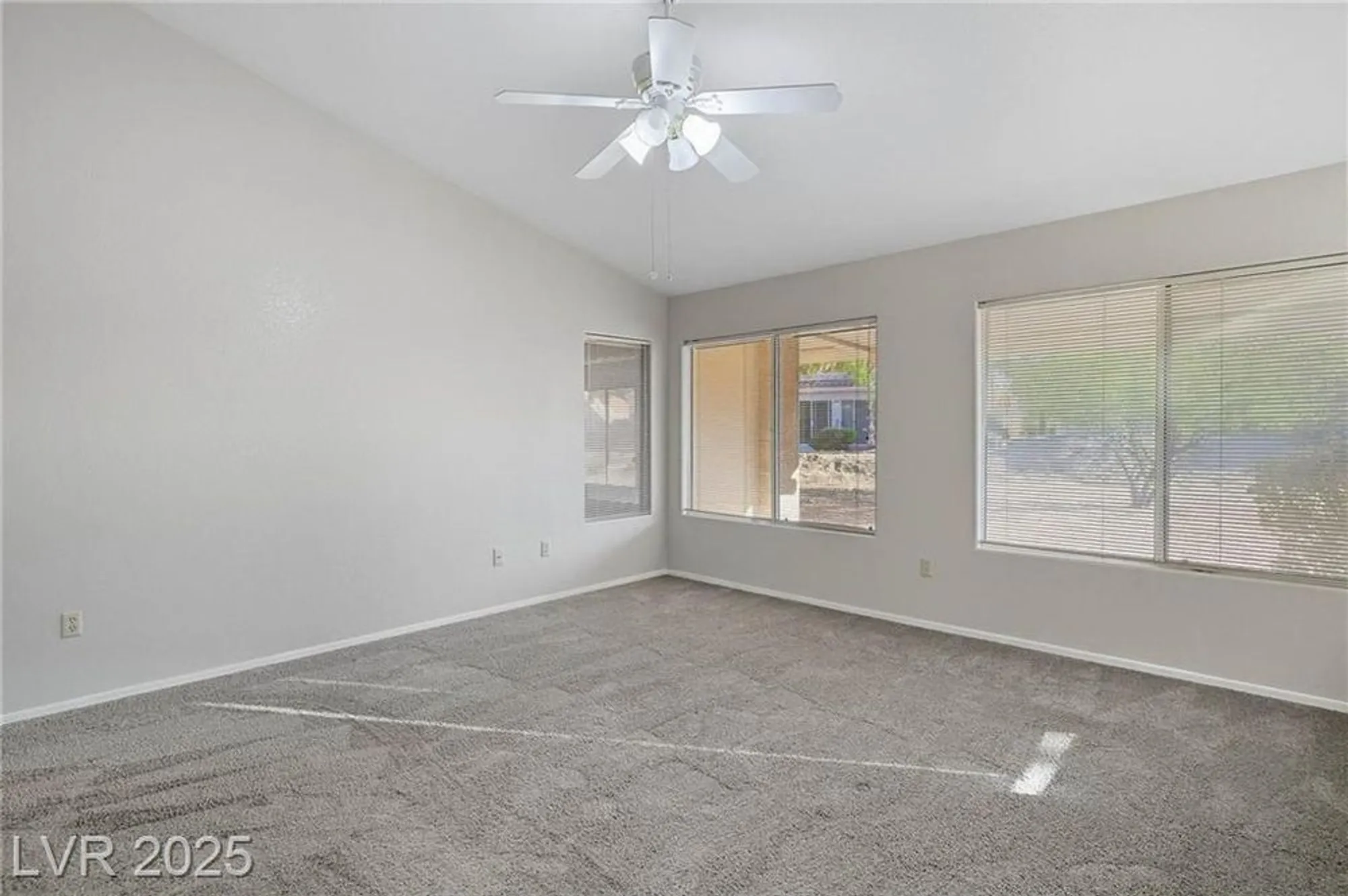Property Slideshow image 30 of 58 | 2813 brianwood ct, Las Vegas, NV, 89134