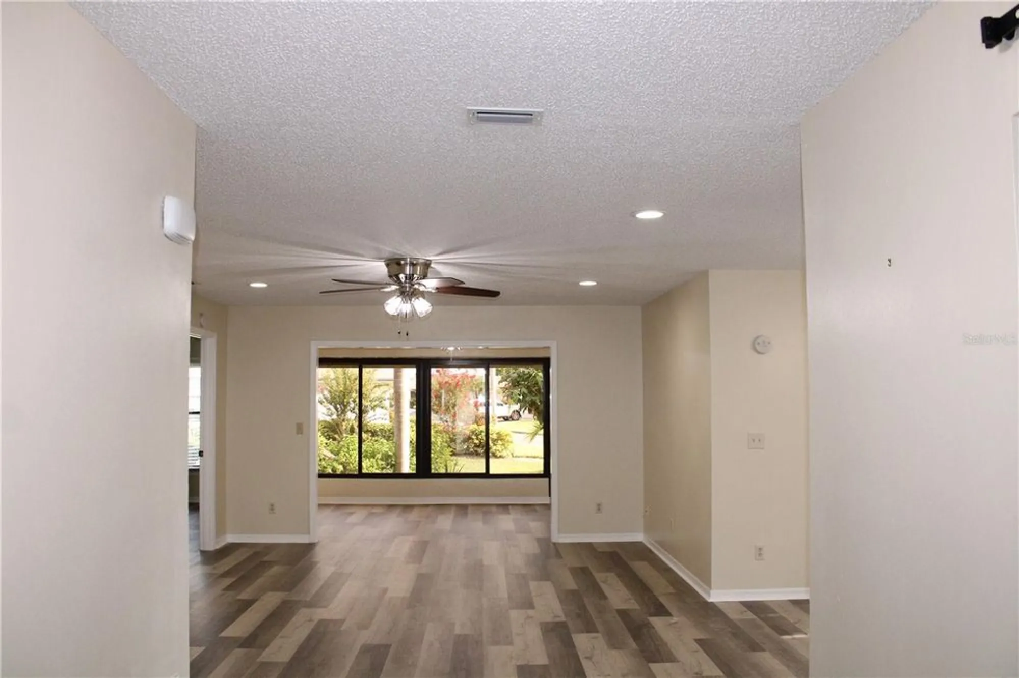 Property Slideshow image 4 of 31 | 2501 lonigan pl, Sun City Center, FL, 33573