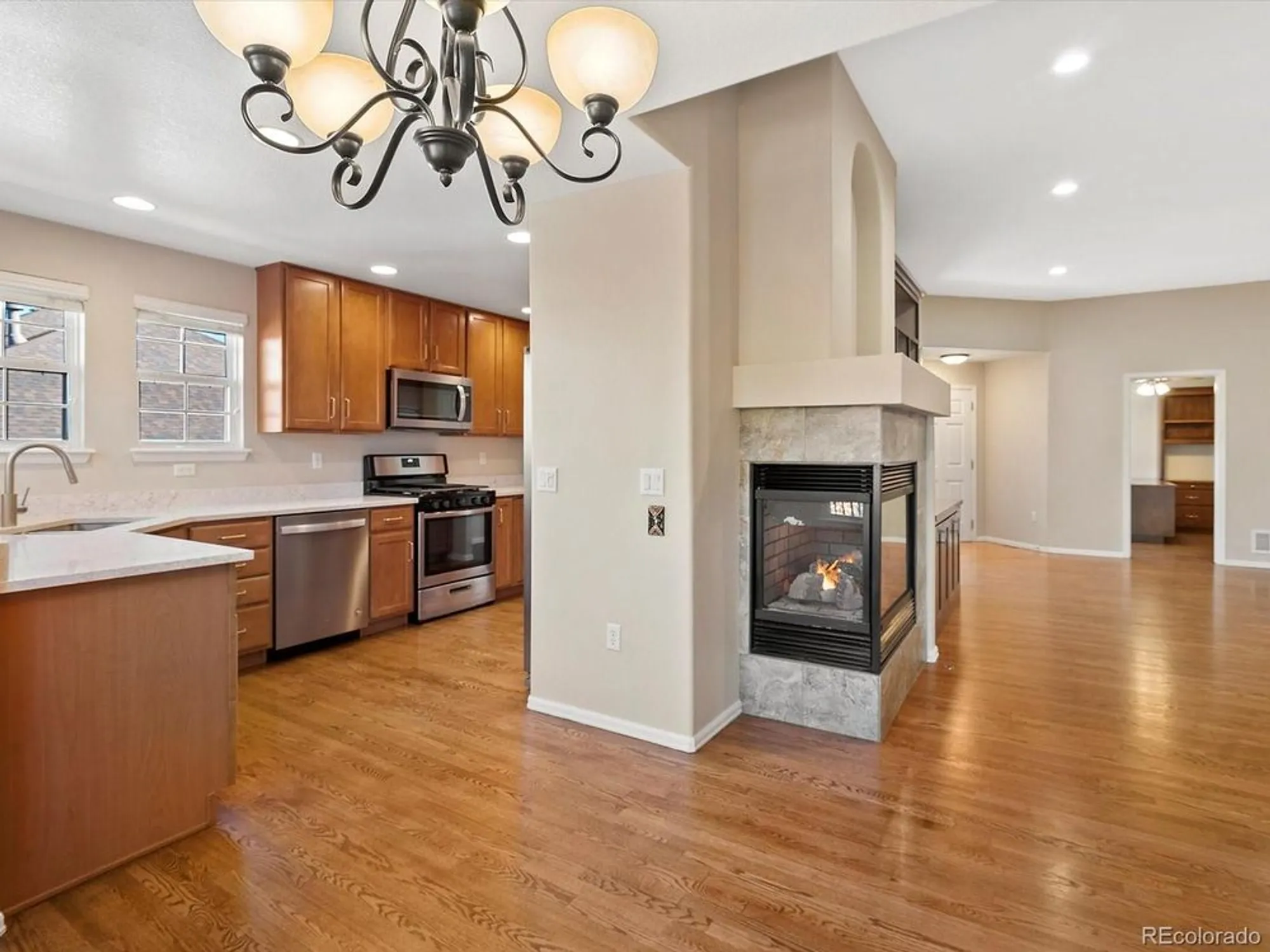 Property Slideshow image 6 of 32 | 22383 e heritage pkwy, Aurora, CO, 80016