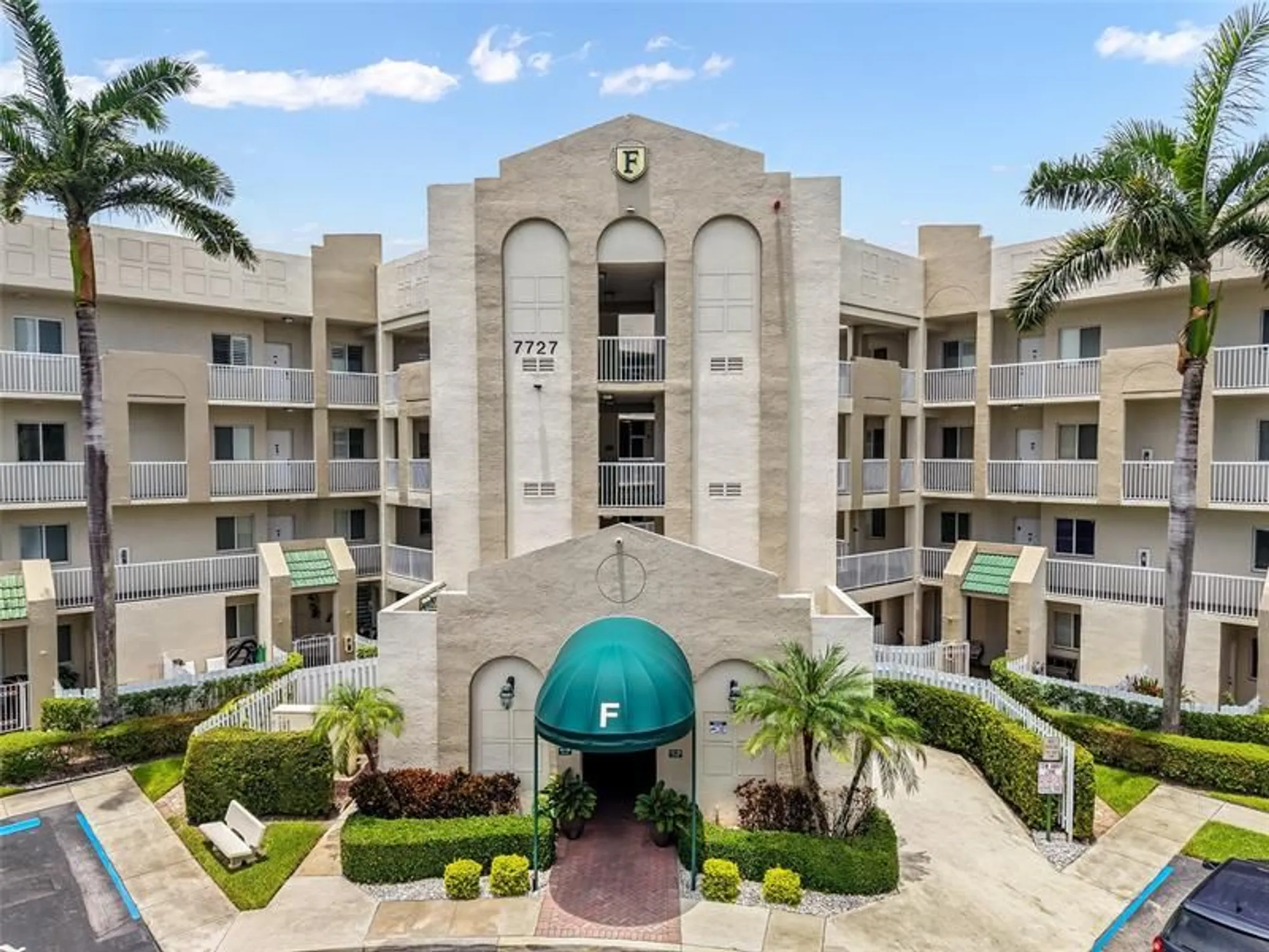 Property Slideshow image 2 of 35 | 7727 southampton ter 410, Tamarac, FL, 33321