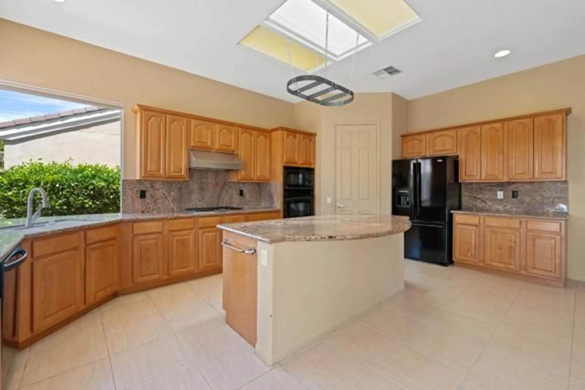 Property Slideshow image 21 of 45 | 36411 tallowood dr, Palm Desert, CA, 92211