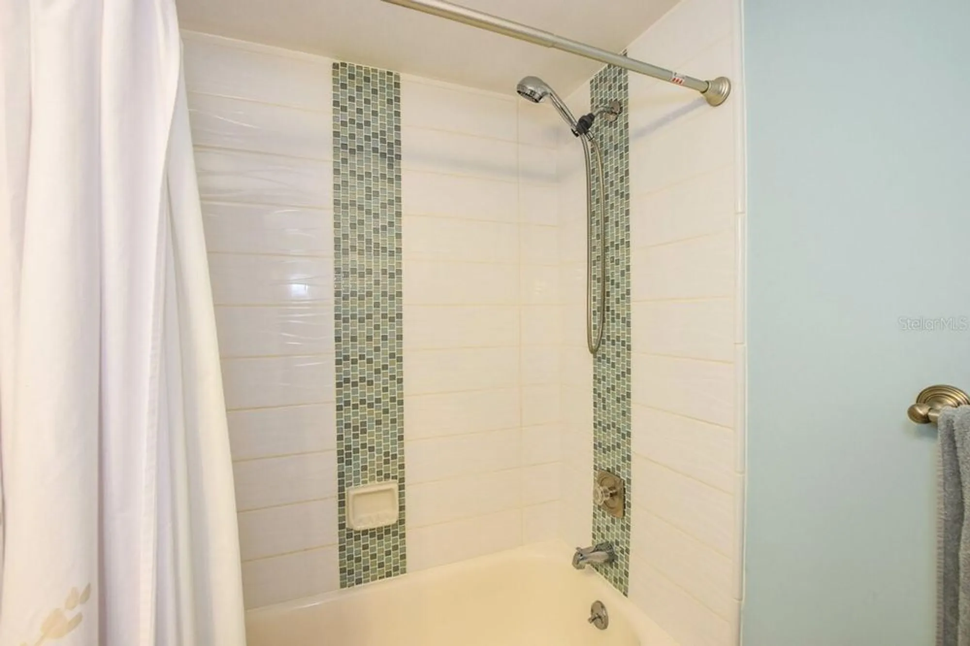 Property Slideshow image 25 of 63 | 208 cerromar way 26, Venice, FL, 34293
