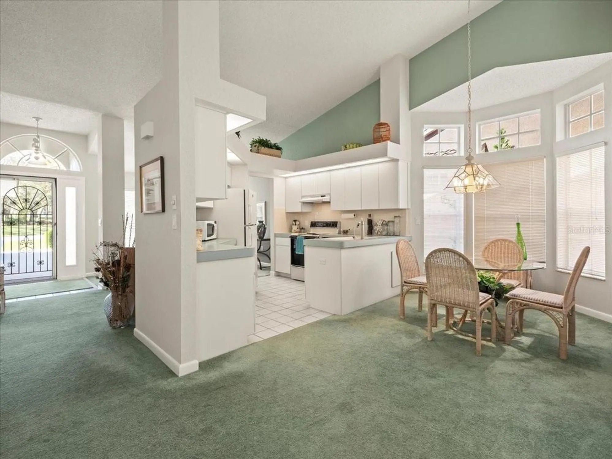Property Slideshow image 18 of 58 | 9355 french quarters cir, Weeki Wachee, FL, 34613