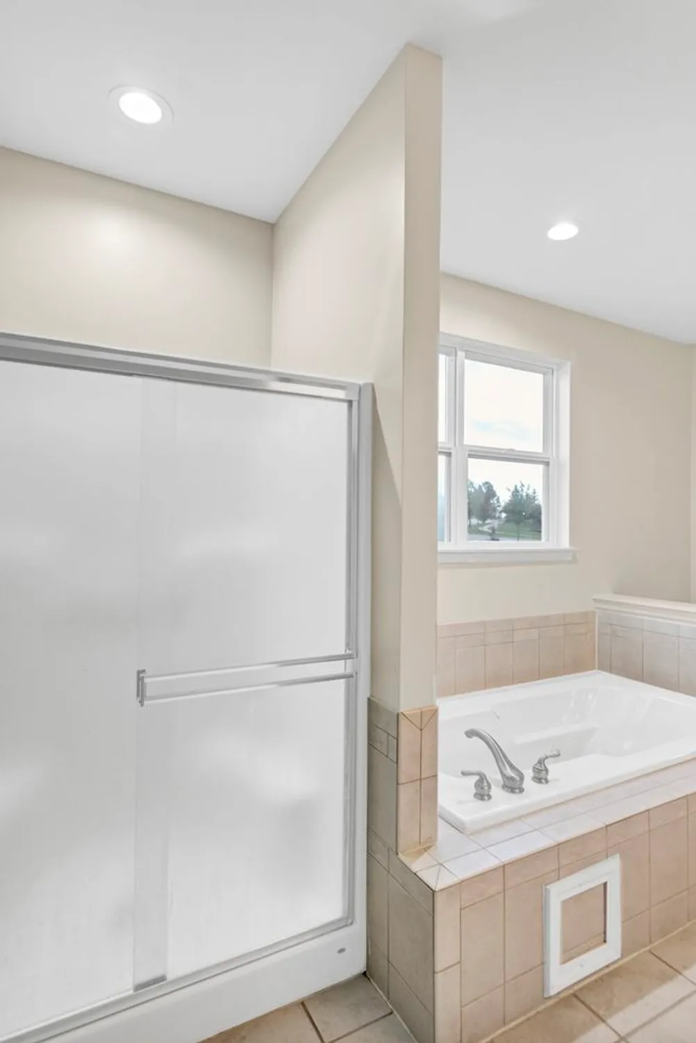 Property Slideshow image 47 of 71 | 2660 harnish dr, Algonquin, IL, 60102