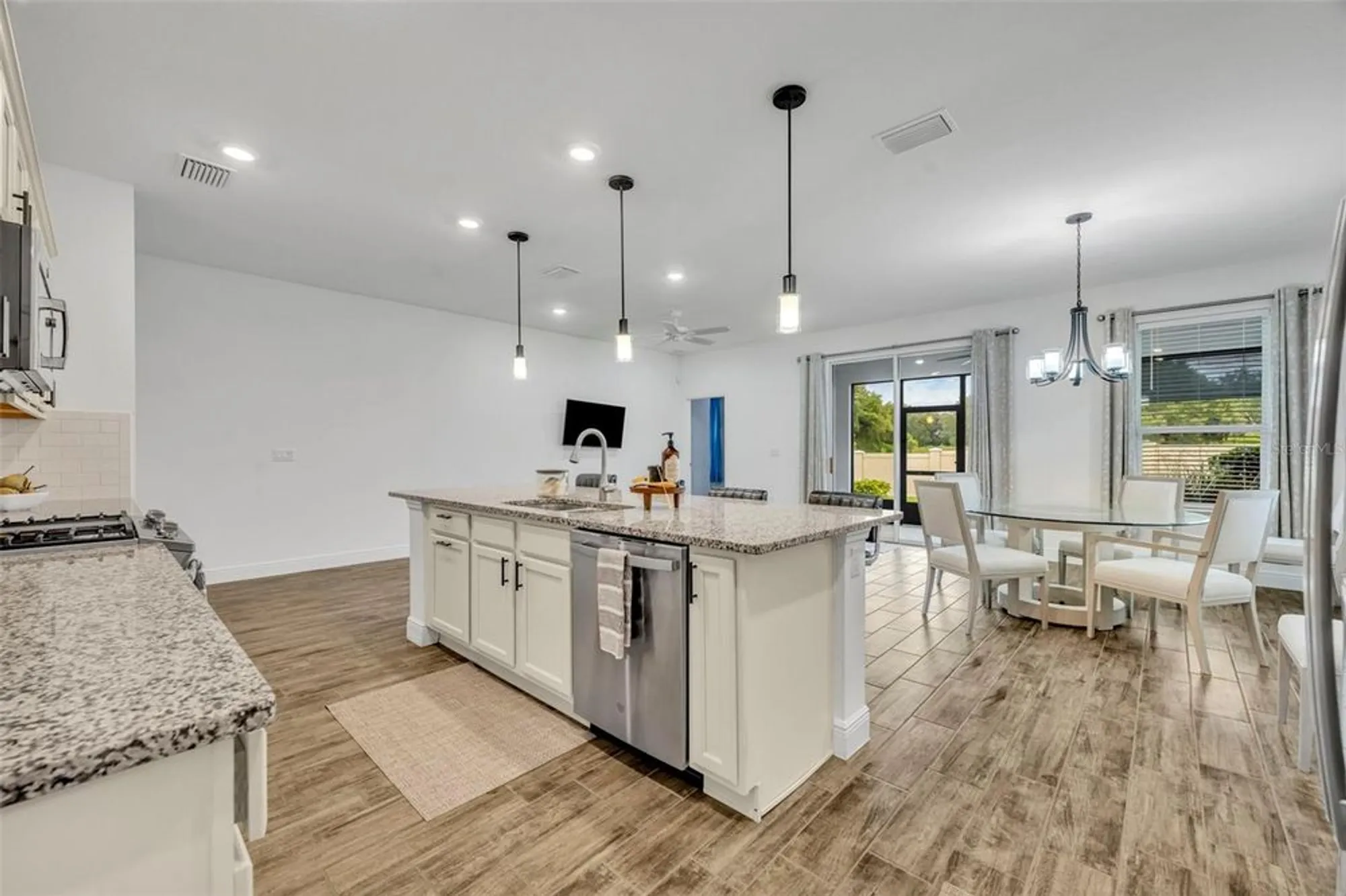 Property Slideshow image 23 of 73 | 134 silver maple rd, Groveland, FL, 34736