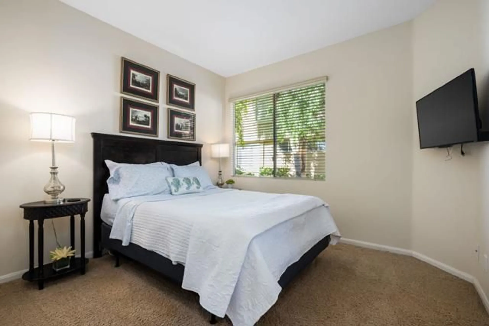 Property Slideshow image 18 of 50 | 55406 laurel vly, La Quinta, CA, 92253