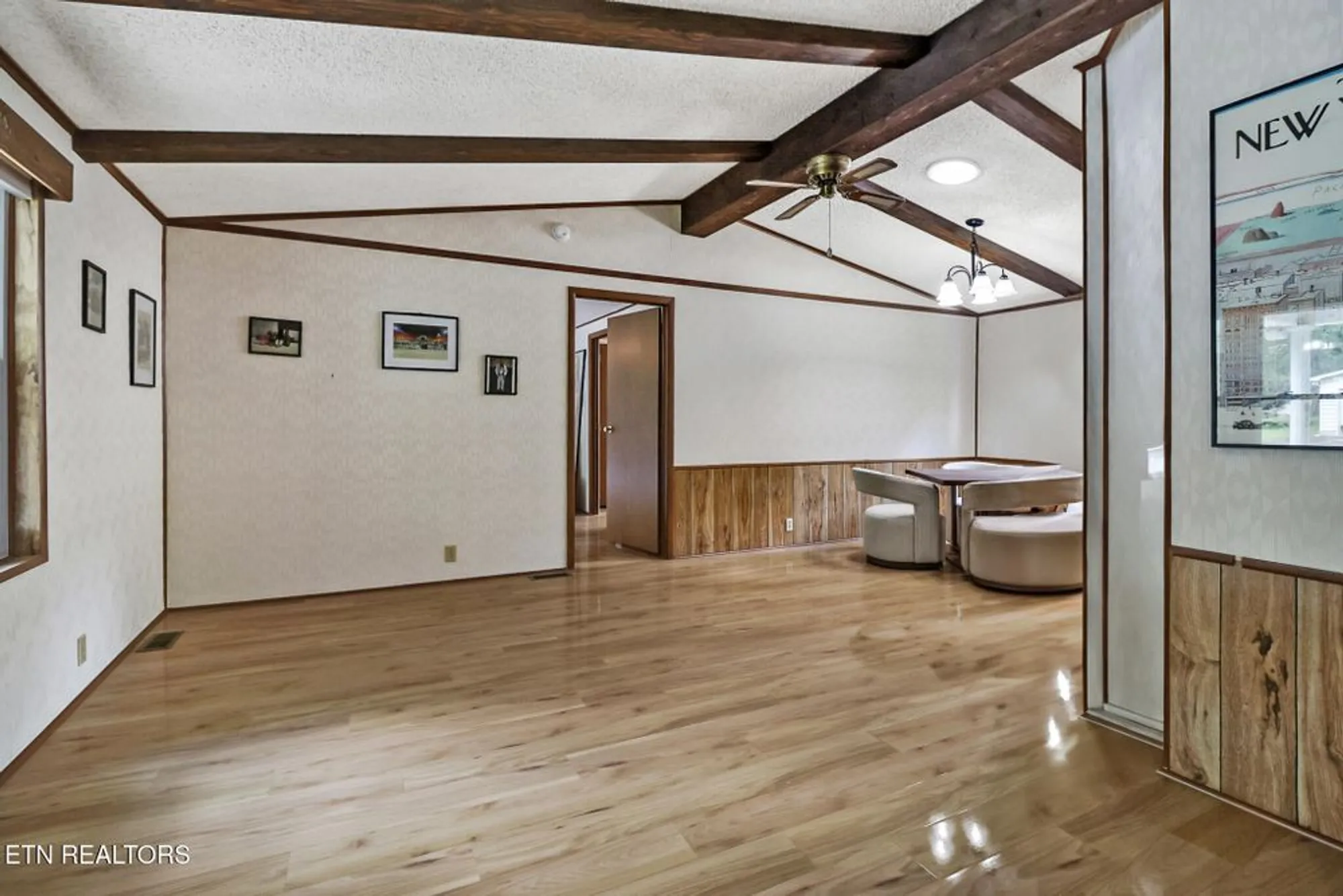 Property Slideshow image 3 of 28 | 20 robin hood ln, Crossville, TN, 38558