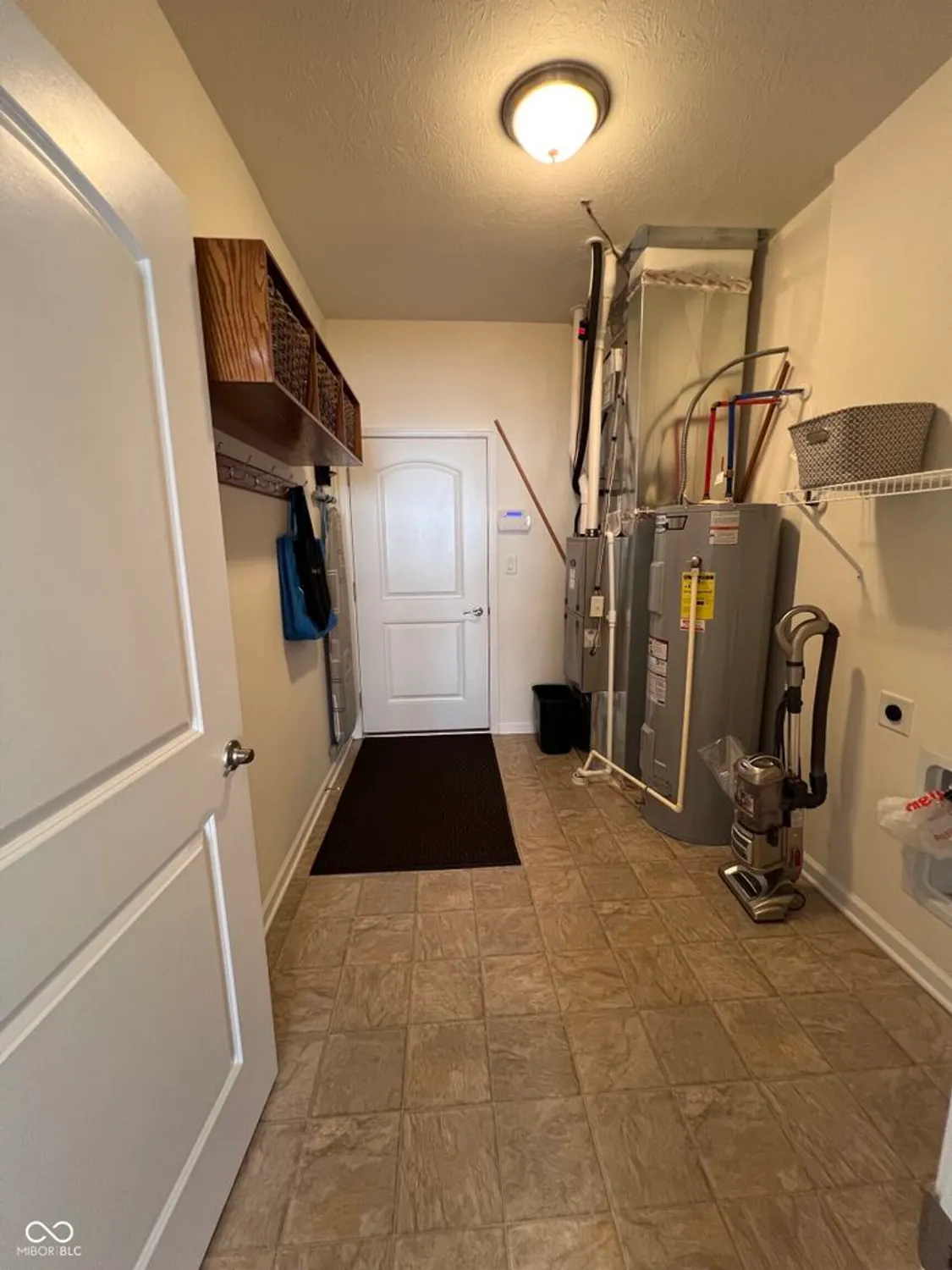 Property Slideshow image 37 of 52 | 8801 twain ln, Indianapolis, IN, 46239