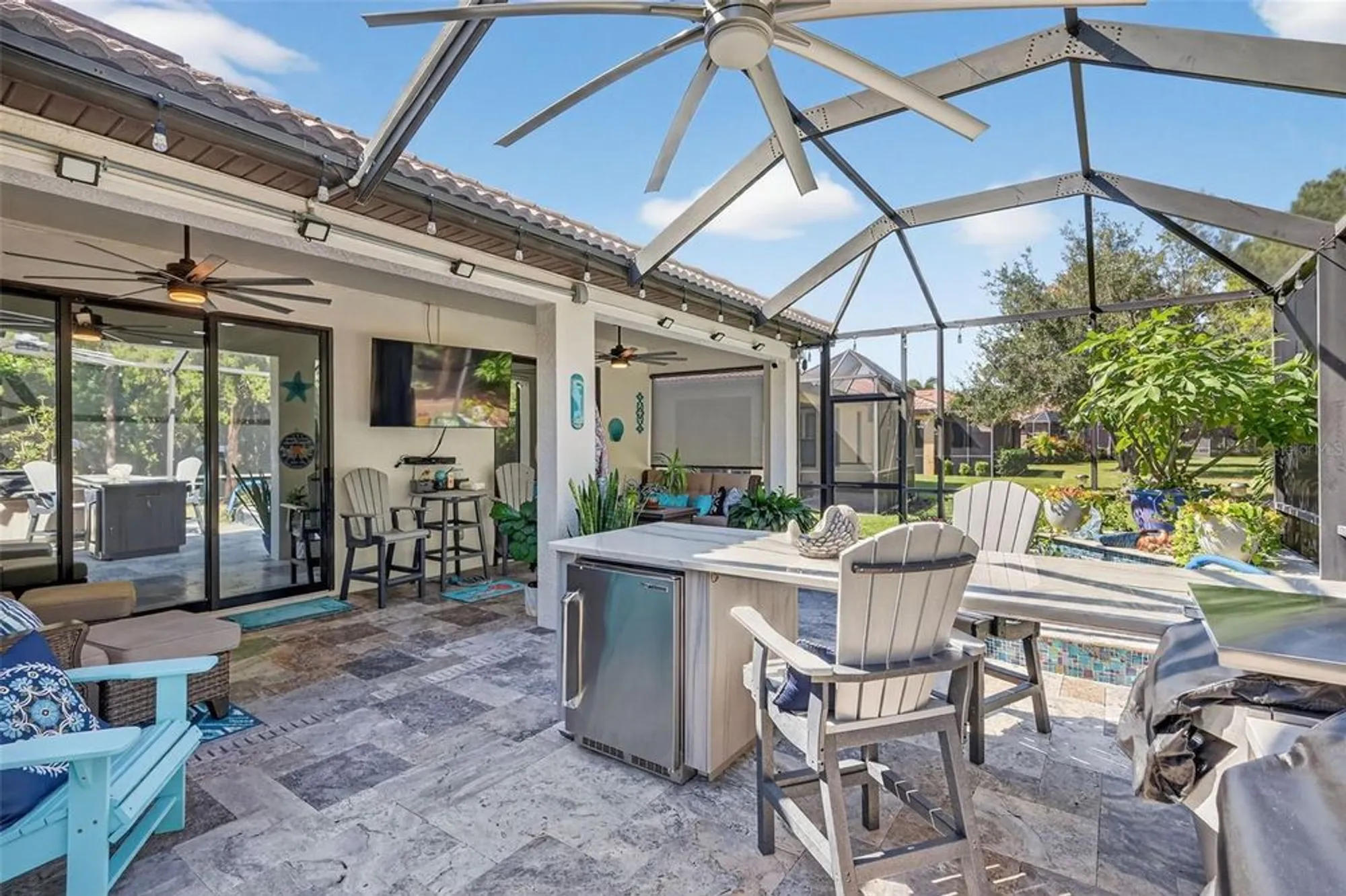 Property Slideshow image 9 of 54 | 145 silver falls dr, Apollo Beach, FL, 33572