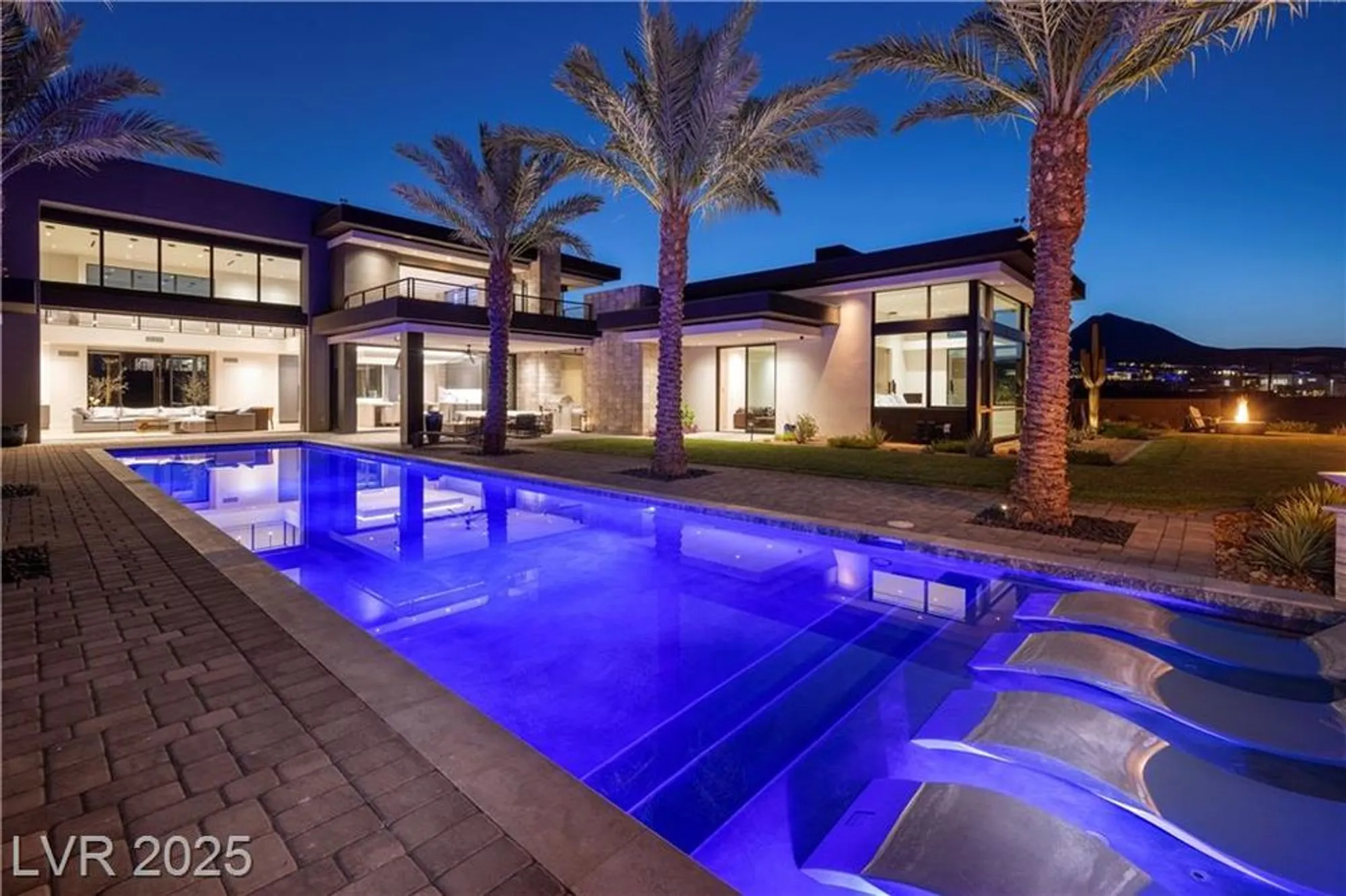 Property Slideshow image 28 of 32 | 10 sunrise beach cir, Henderson, NV, 89011