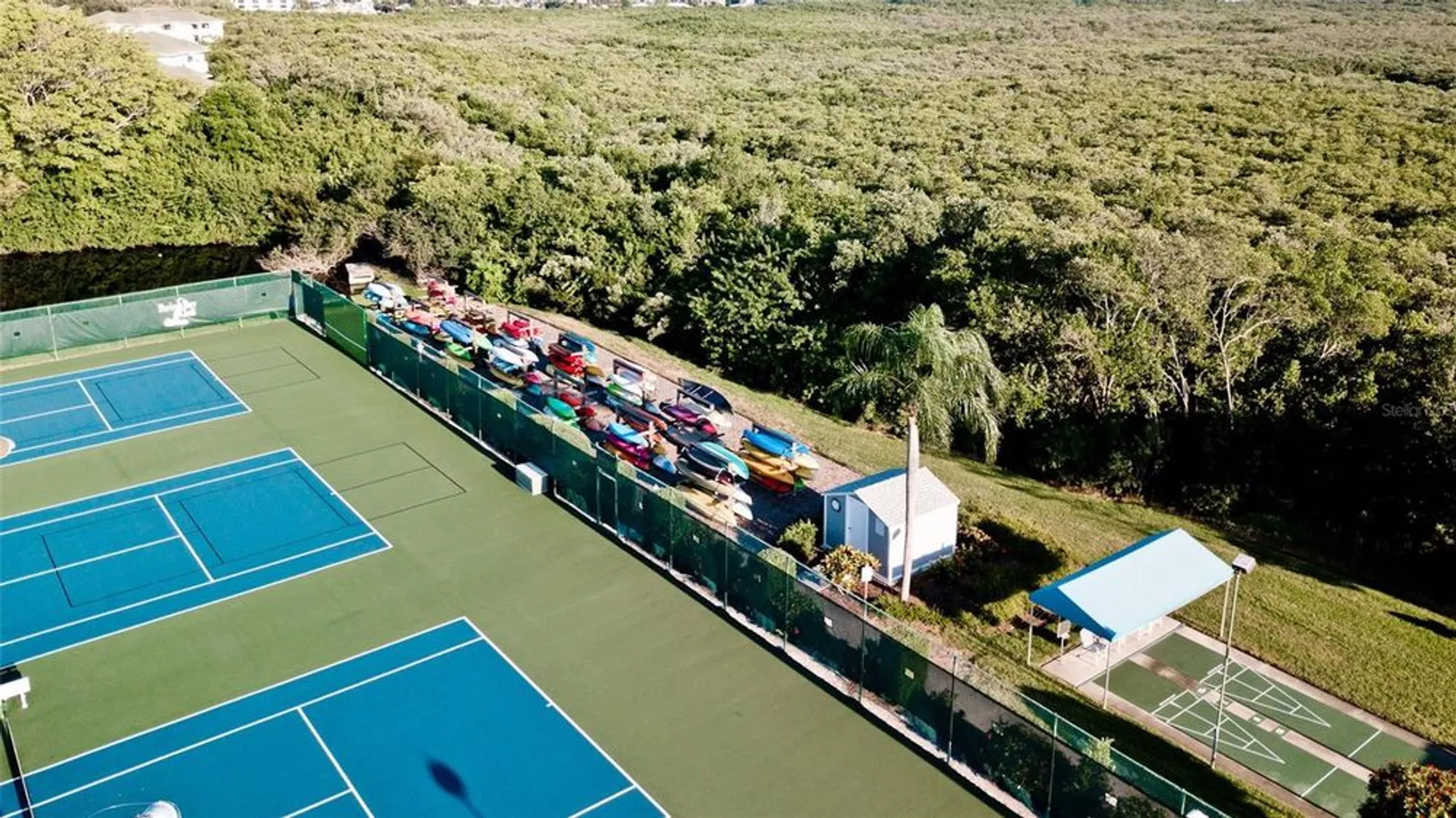 Property Slideshow image 36 of 46 | 512 sanderling cir, Bradenton, FL, 34209