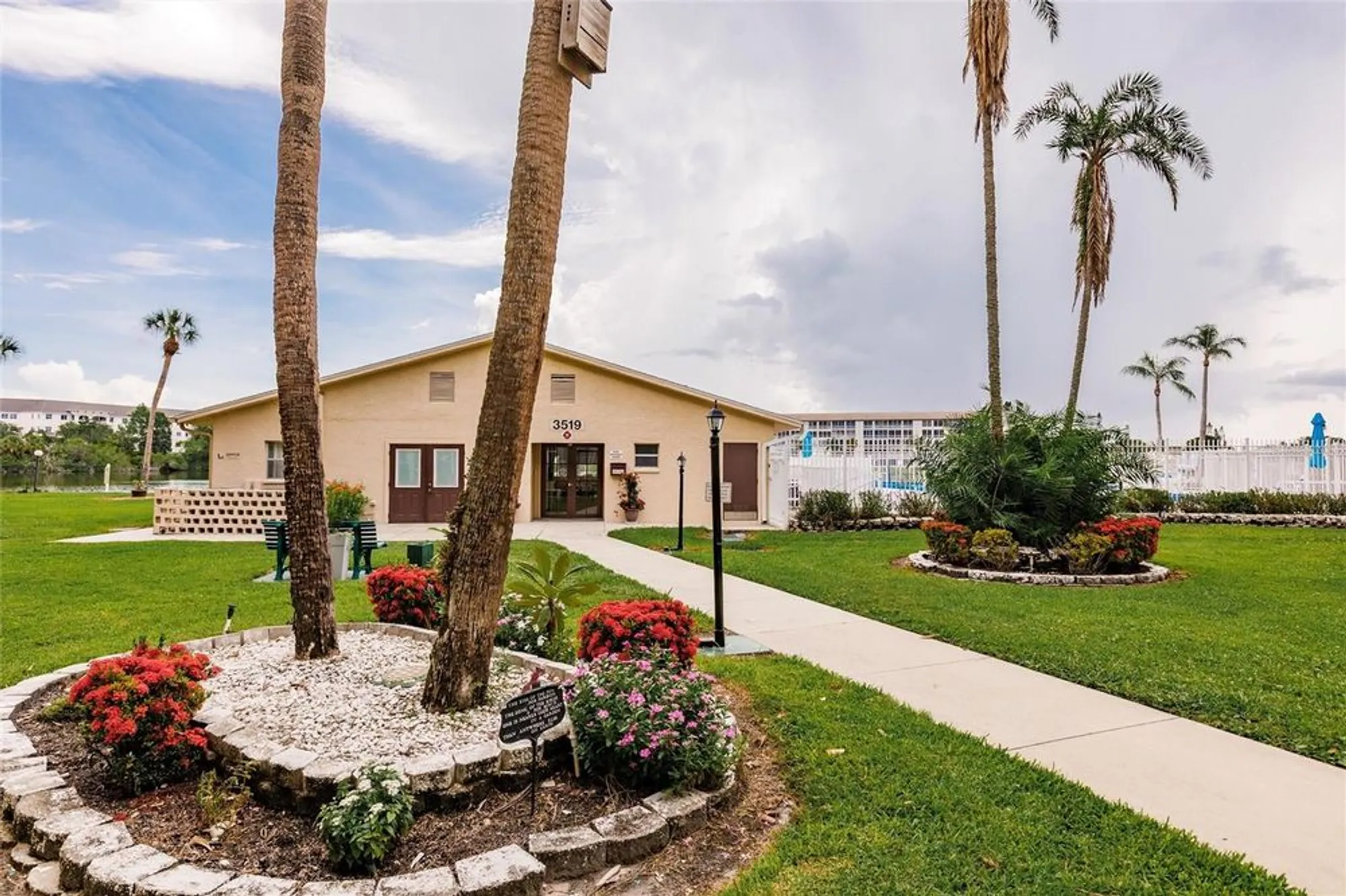 Property Slideshow image 37 of 64 | 3635 lake bayshore dr j-410, Bradenton, FL, 34205